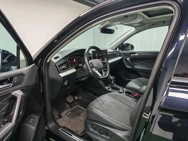 Volkswagen Tiguan L 2023 г. 41740 км. — фото 14