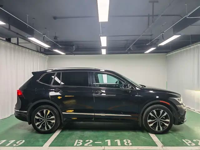 Volkswagen Tiguan L 2023 г. 41740 км. — фото 6