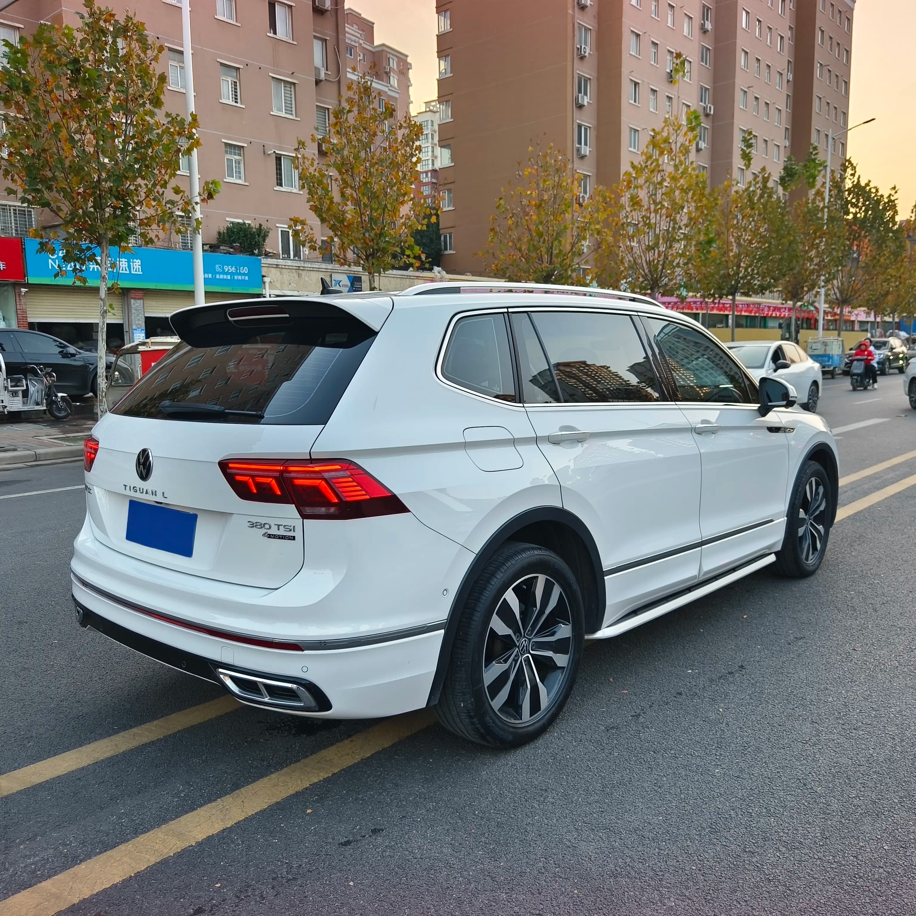 Volkswagen Tiguan L 2022 г. 52041 км. — фото 5