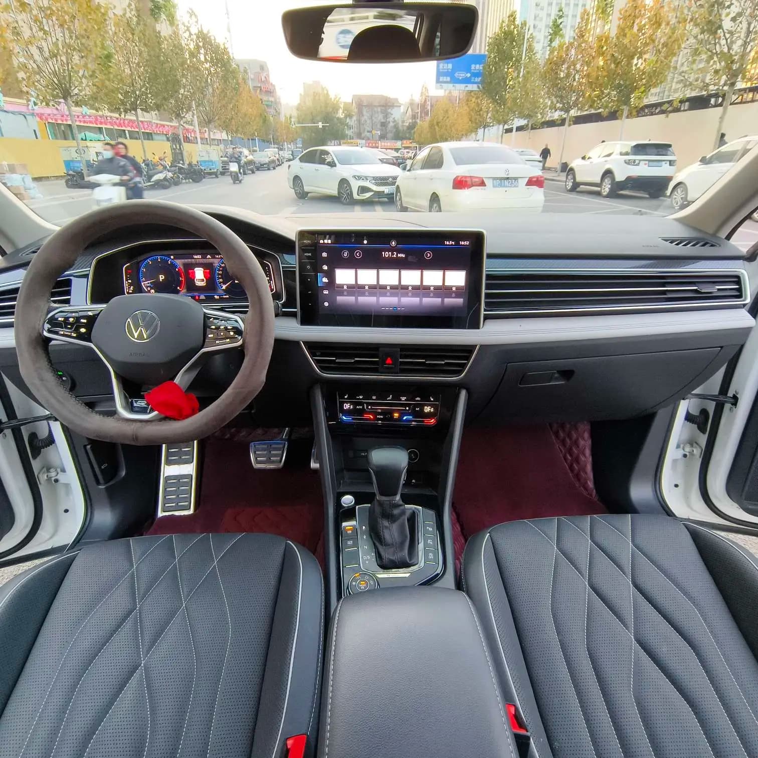 Volkswagen Tiguan L 2022 г. 52041 км. — фото 8