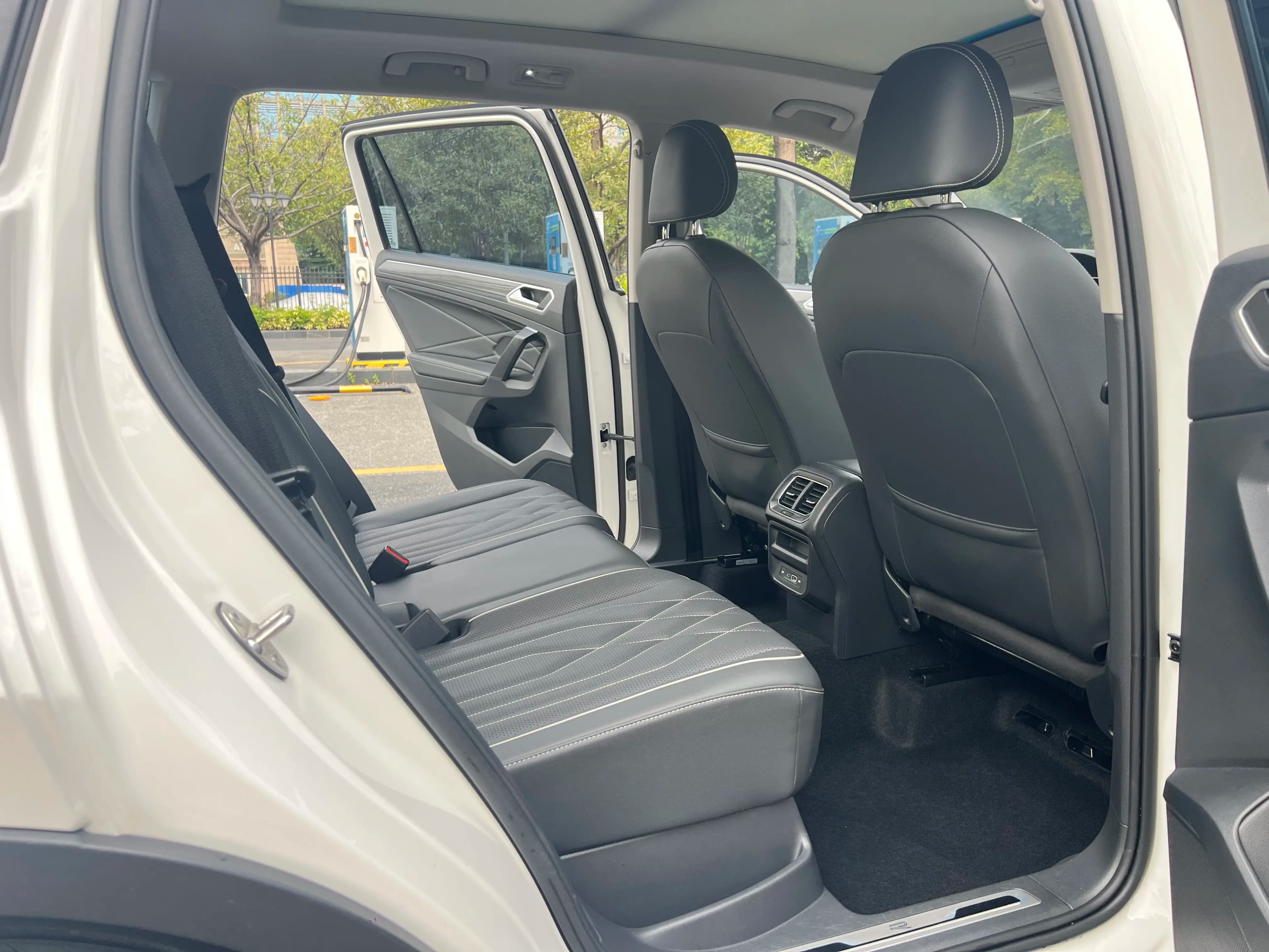 Volkswagen Tiguan L 2022 г. 48042 км. — фото 9
