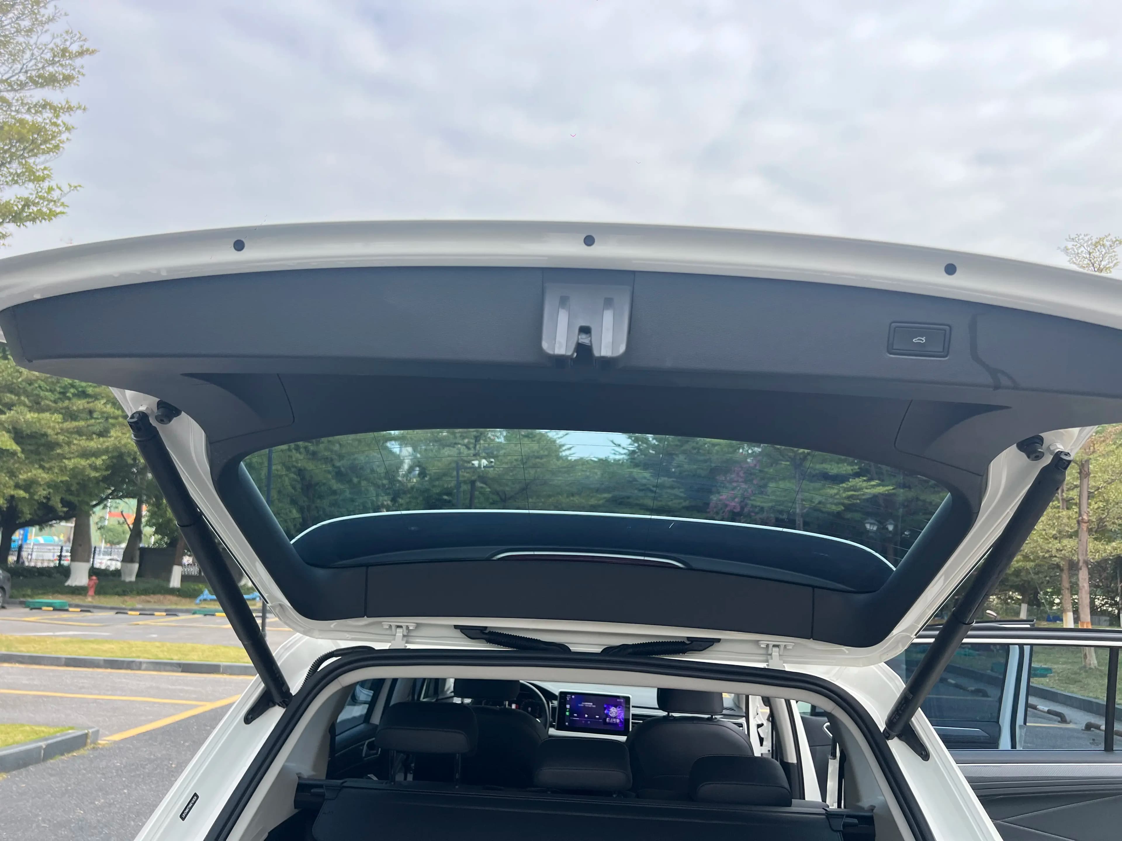 Volkswagen Tiguan L 2022 г. 48042 км. — фото 10