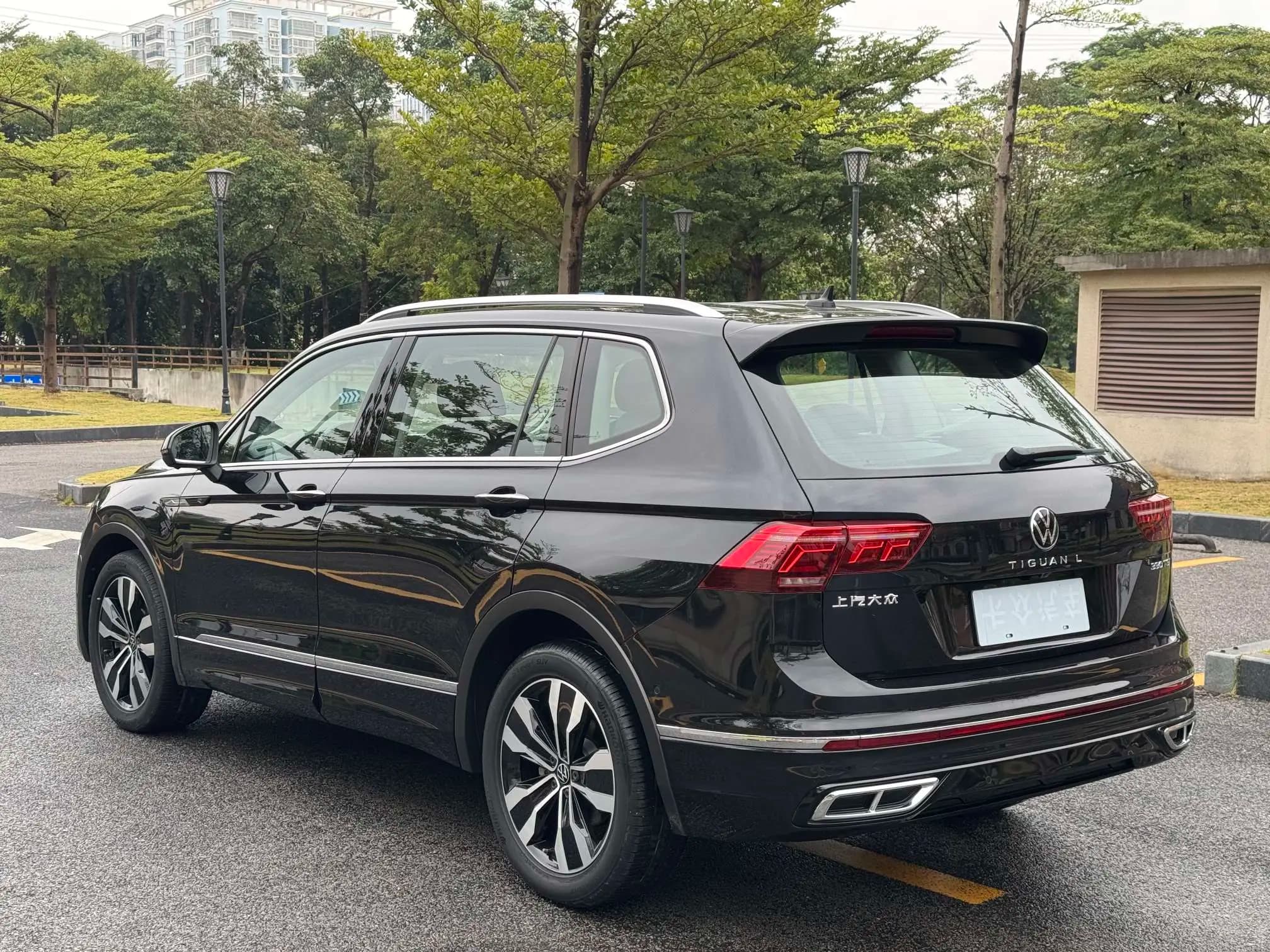 Volkswagen Tiguan L 2022 г. 49043 км. — фото 2