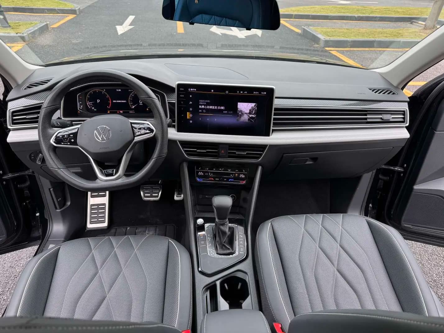 Volkswagen Tiguan L 2022 г. 49043 км. — фото 12