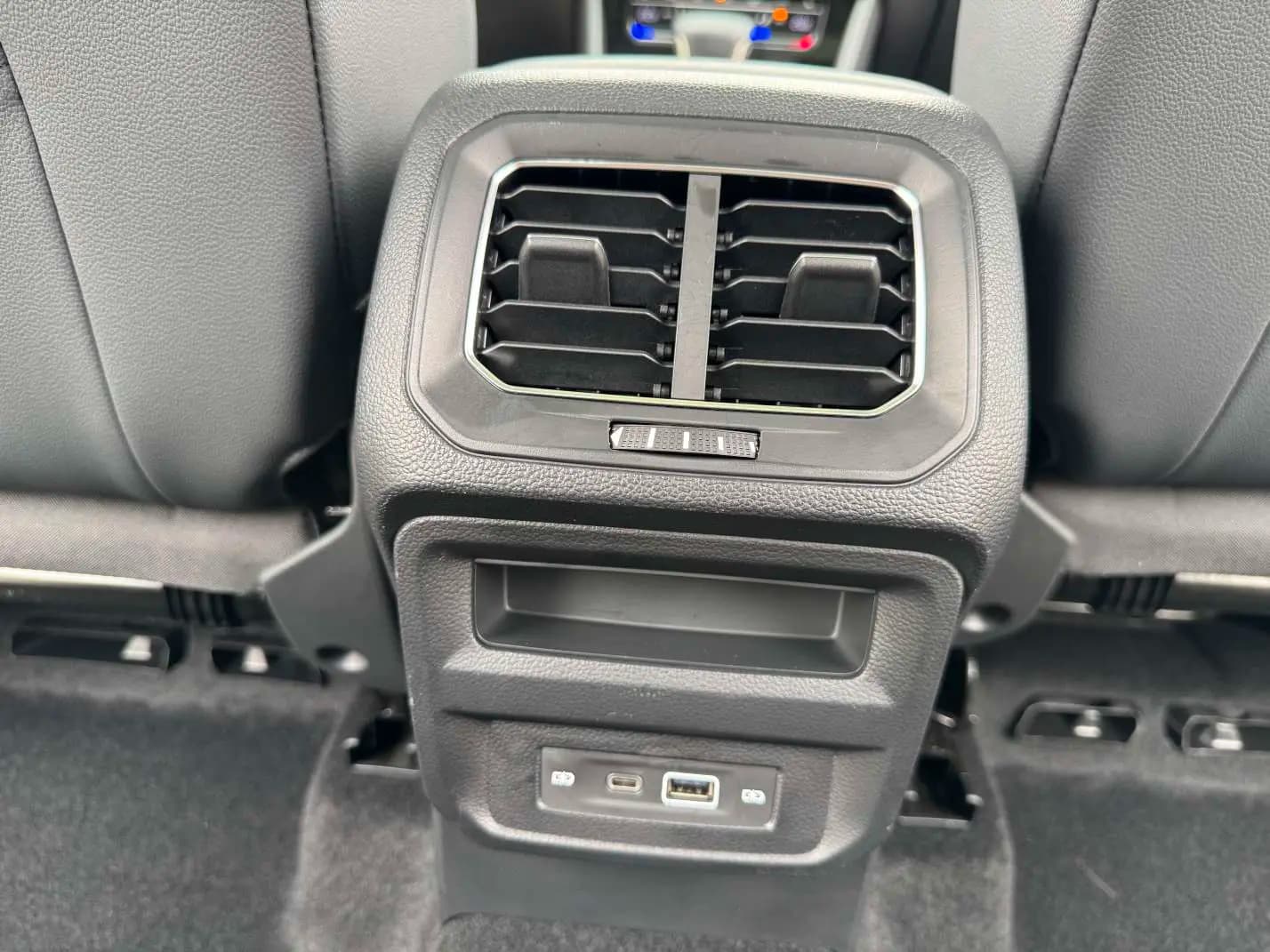 Volkswagen Tiguan L 2022 г. 49043 км. — фото 8