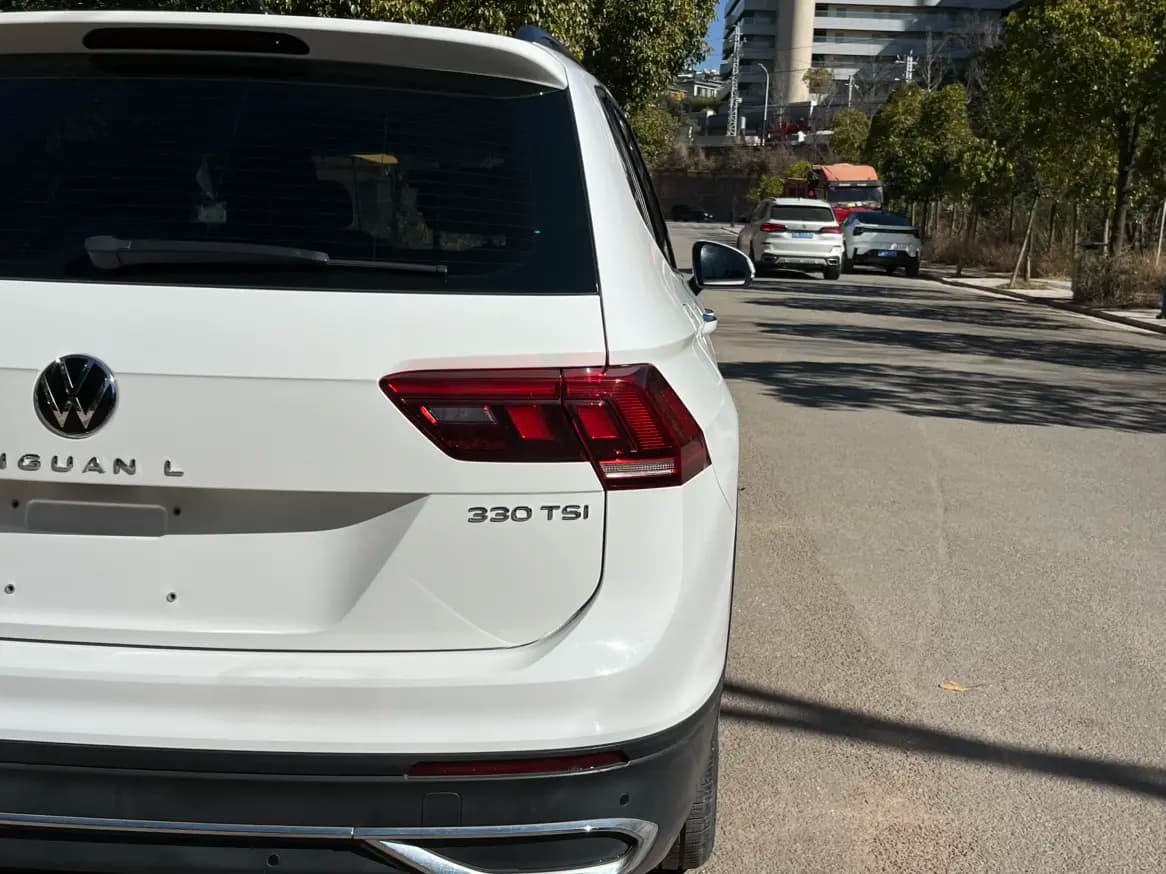 Volkswagen Tiguan L 2022 г. 65044 км. — фото 11