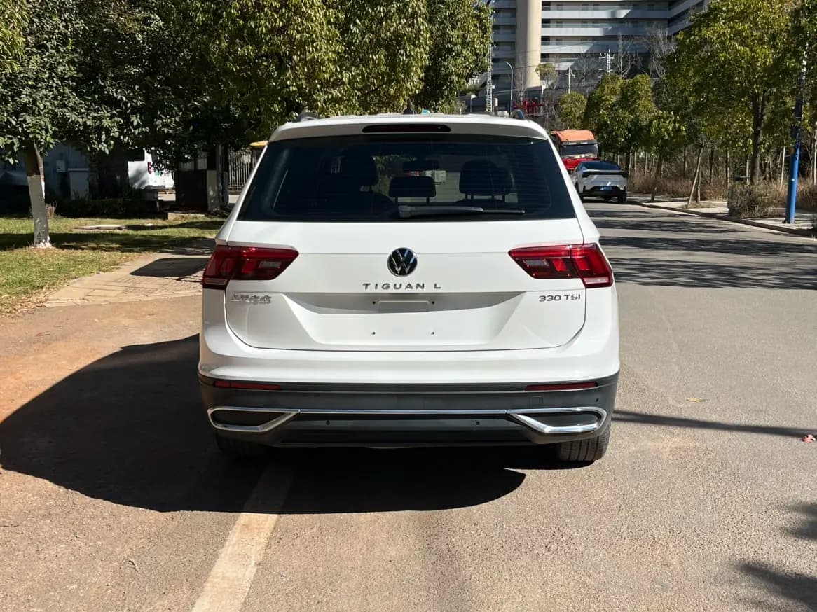 Volkswagen Tiguan L 2022 г. 65044 км. — фото 6