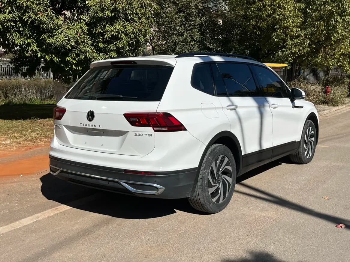 Volkswagen Tiguan L 2022 г. 65044 км. — фото 7