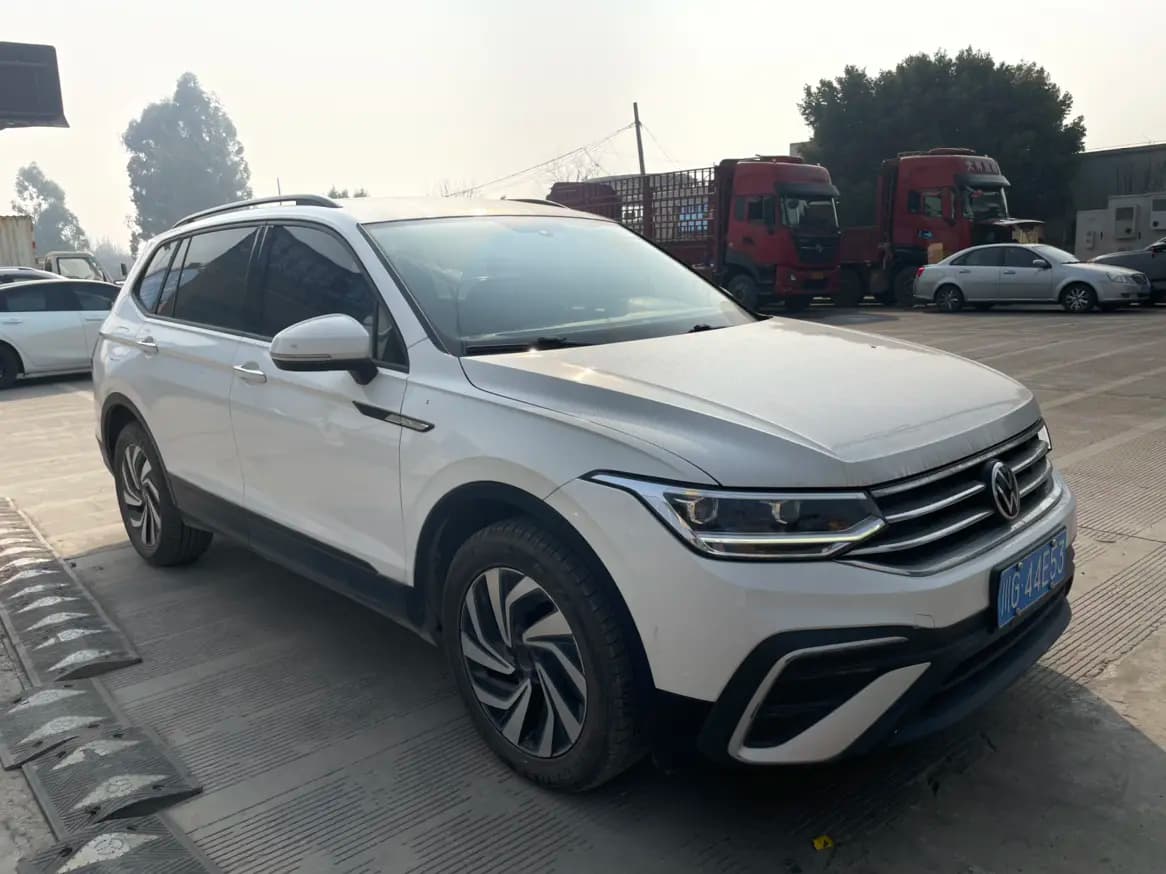 Volkswagen Tiguan L 2022 г. 100045 км. — фото 2