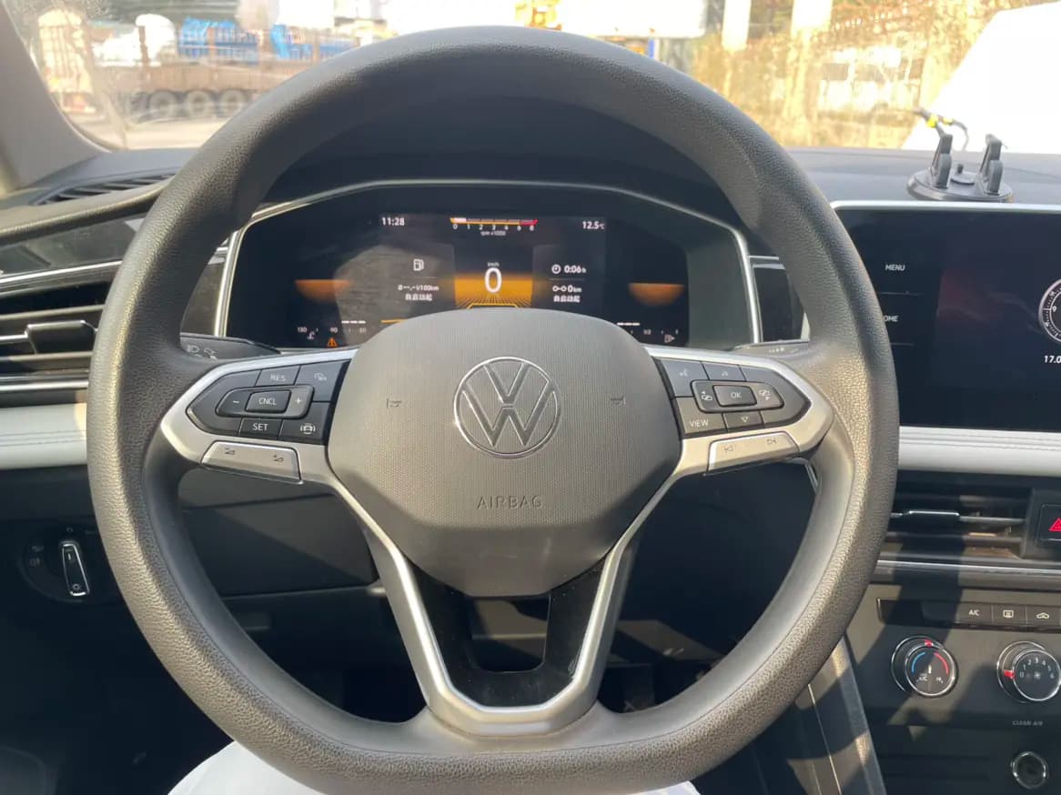 Volkswagen Tiguan L 2022 г. 100045 км. — фото 8
