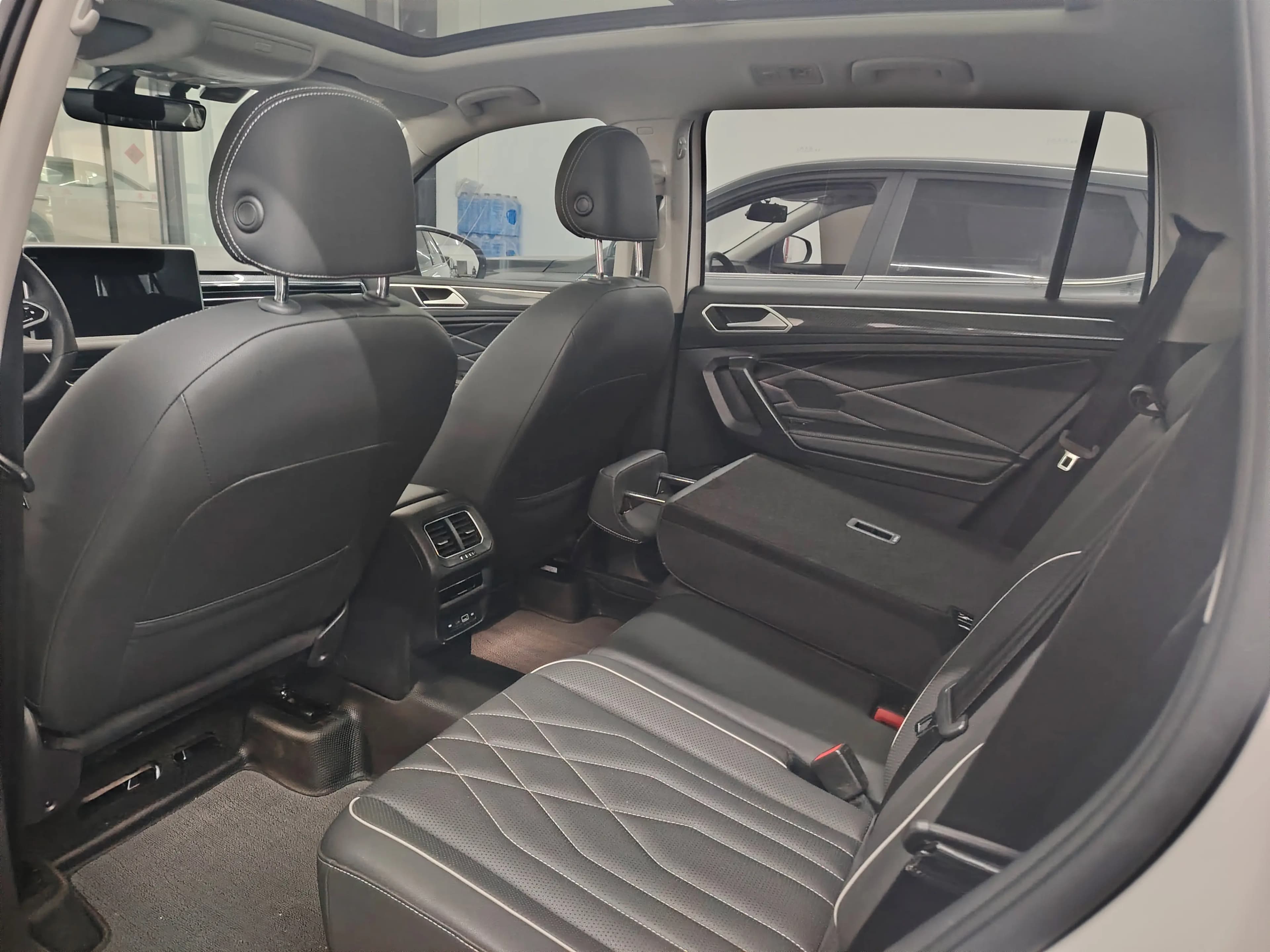 Volkswagen Tiguan L 2022 г. 91048 км. — фото 11