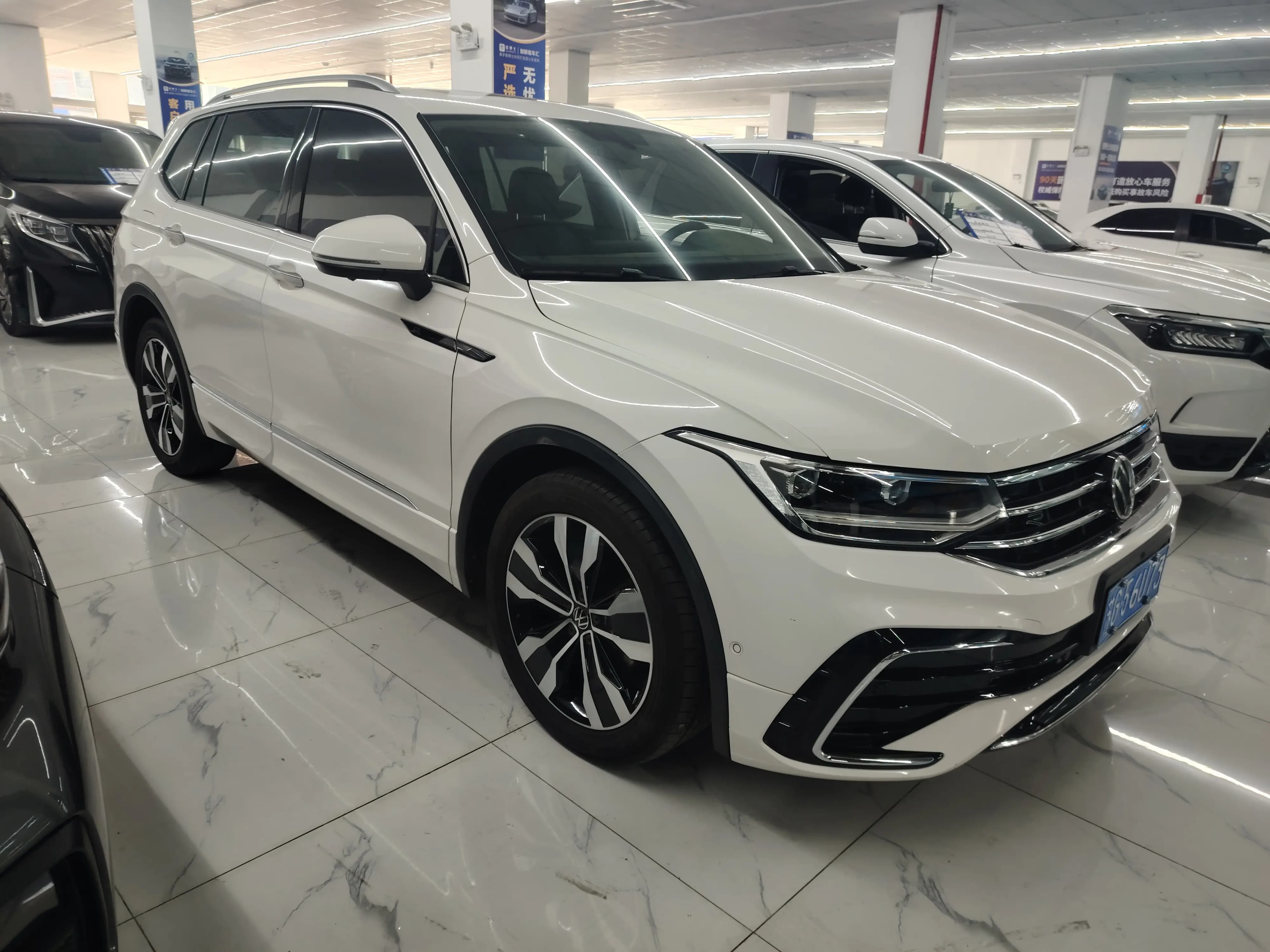 Volkswagen Tiguan L 2022 г. 91048 км. — фото 3