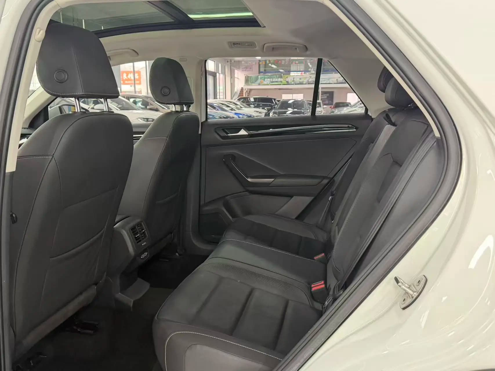 Volkswagen T-Roc 2022 г. 32040 км. — фото 9