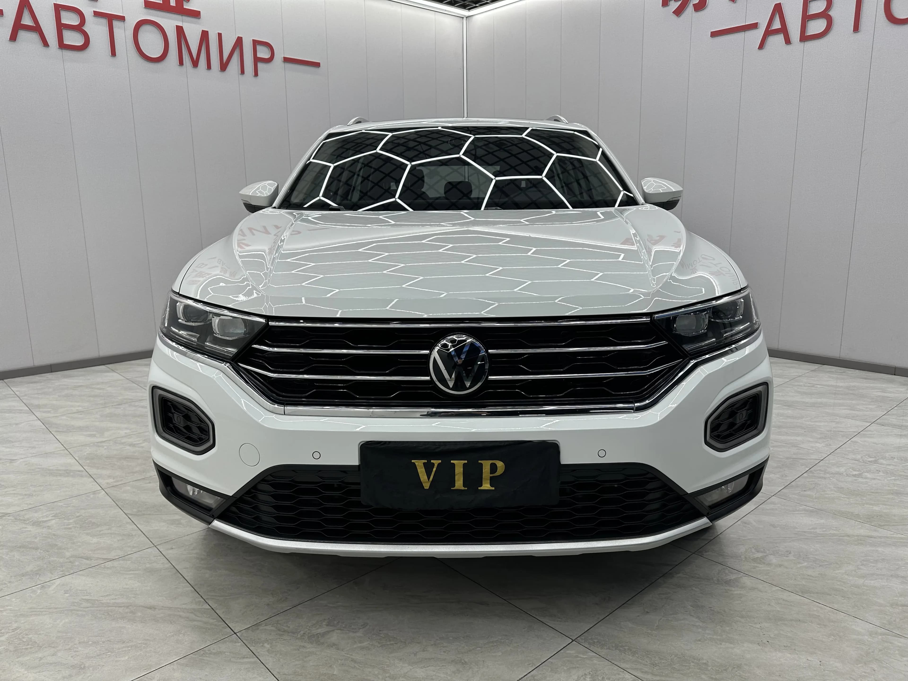 Volkswagen T-Roc 2023 г. 58004 км. — фото 2