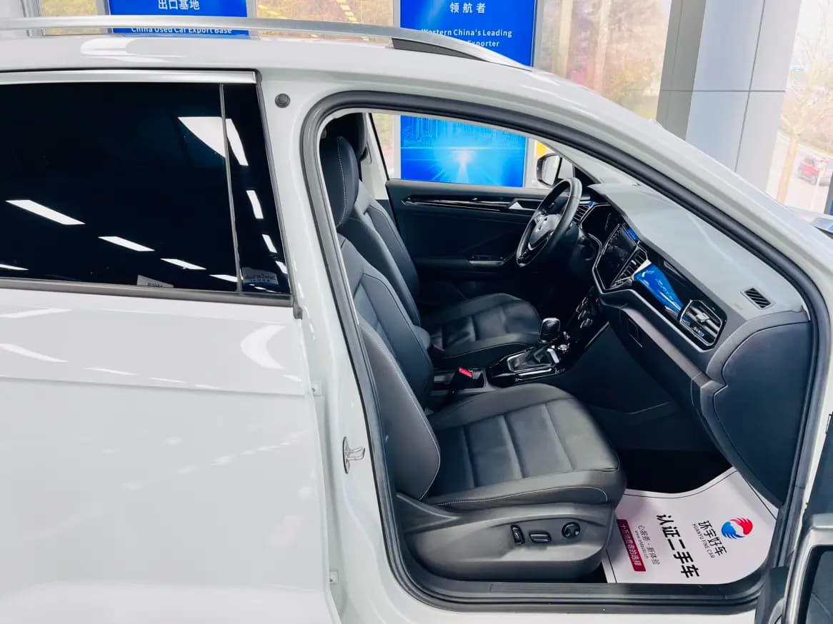 Volkswagen T-Roc 2023 г. 29005 км. — фото 15