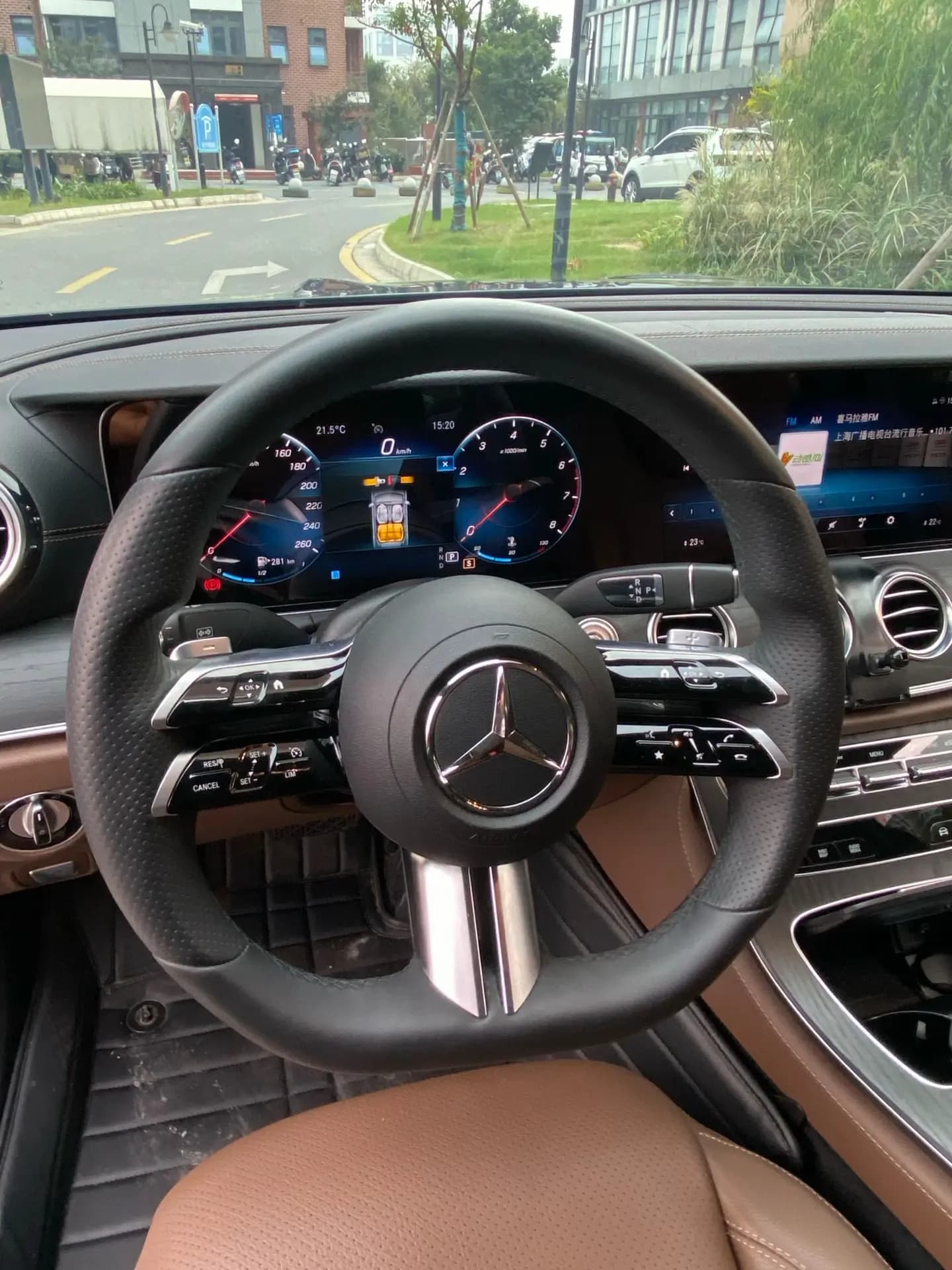 Mercedes-Benz E-Class 2021 г. 78039 км. — фото 15
