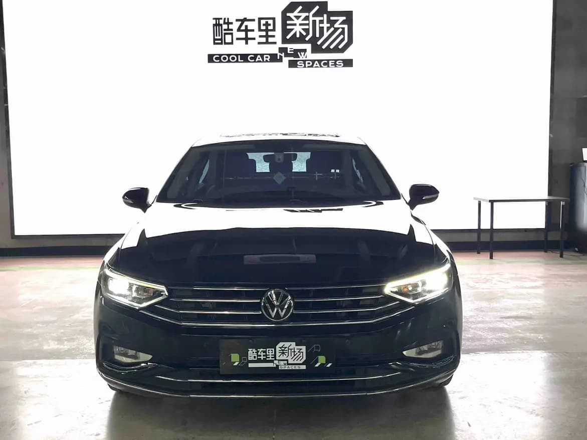 Volkswagen Magotan 2022 г. 60400 км. — фото 2