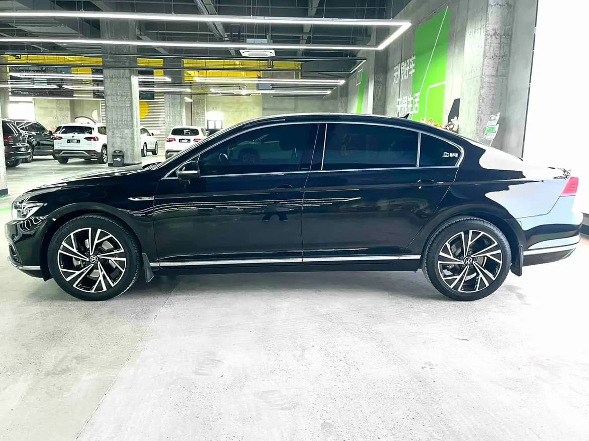 Volkswagen Magotan 2022 г. 60400 км. — фото 4