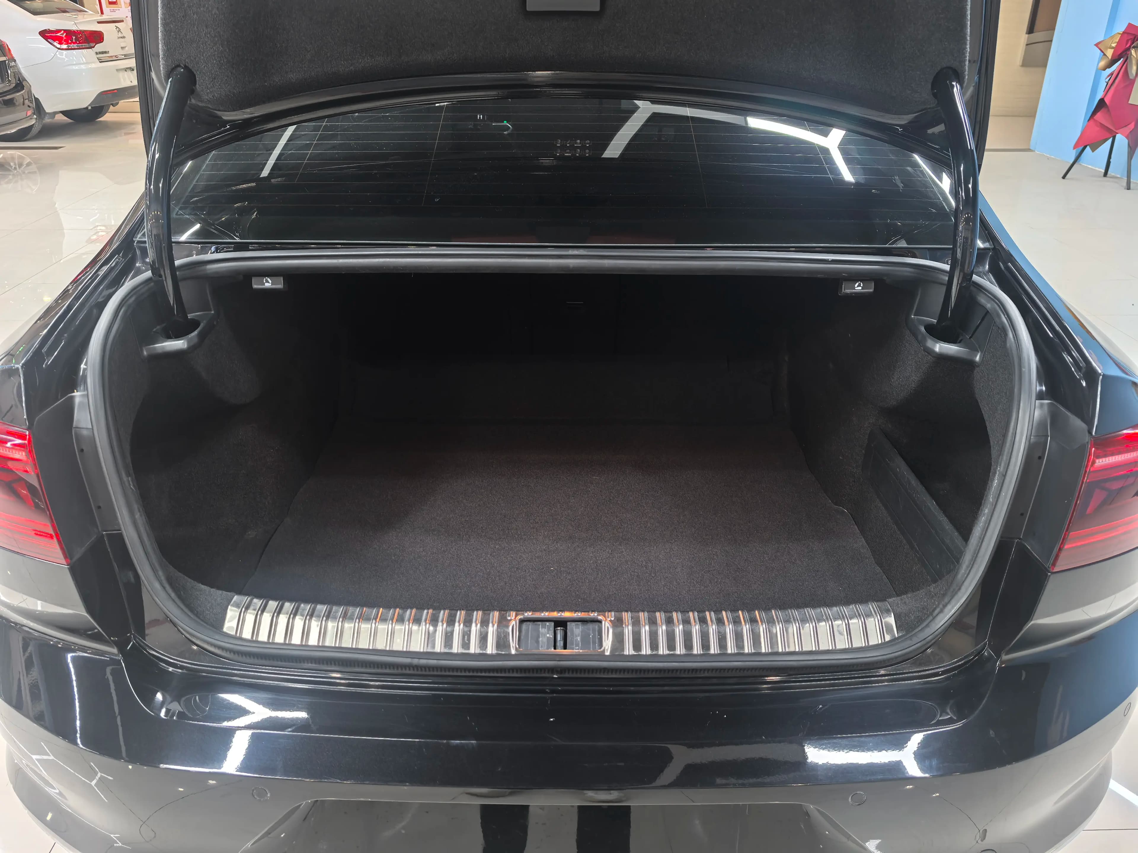 Volkswagen Magotan 2021 г. 153000 км. — фото 12