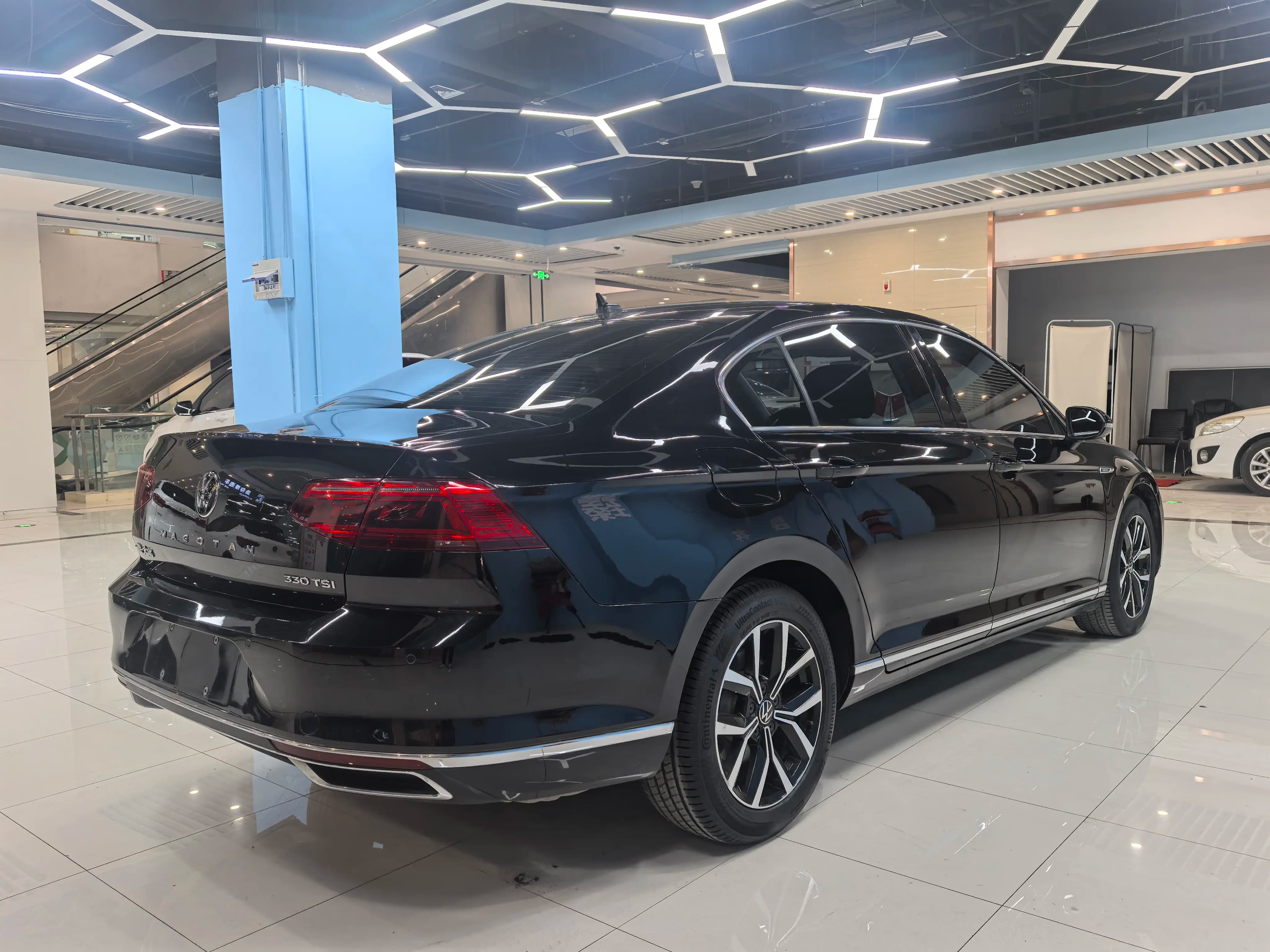Volkswagen Magotan 2021 г. 153000 км. — фото 3