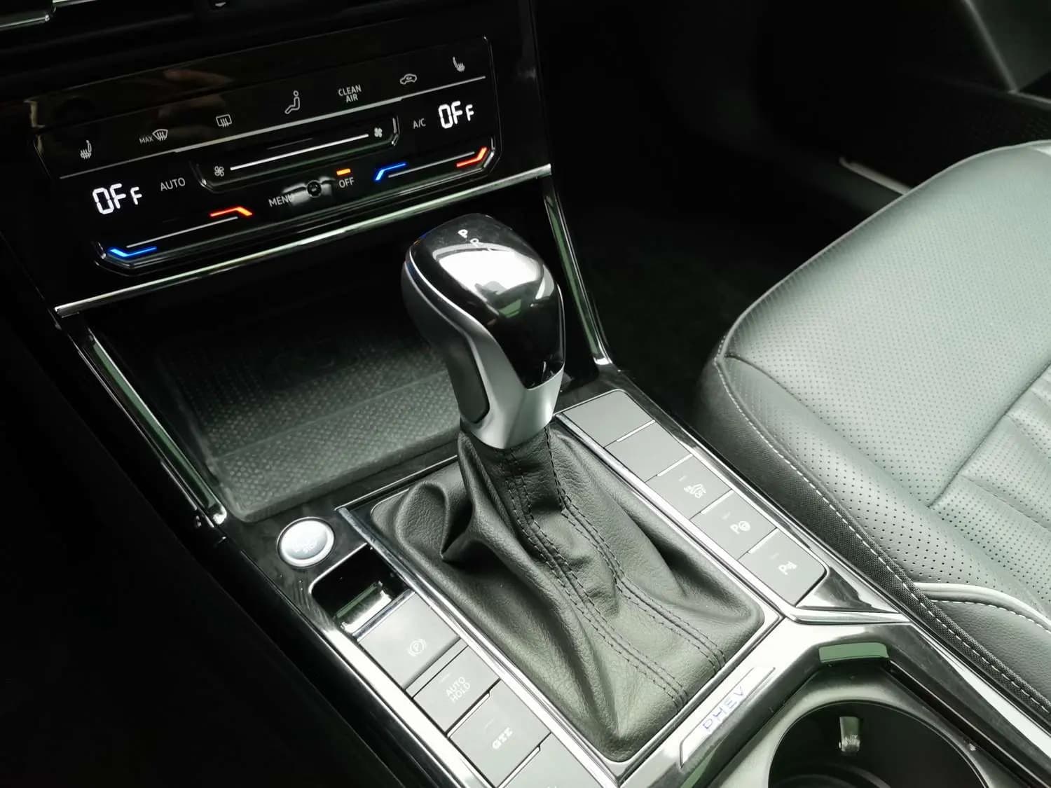 Volkswagen Passat PHEV 2023 г. 29513 км. — фото 12