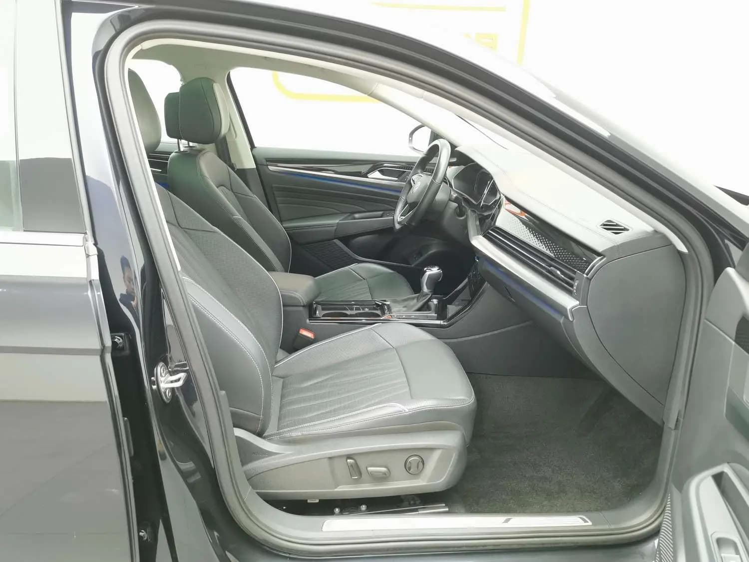 Volkswagen Passat PHEV 2023 г. 29513 км. — фото 16