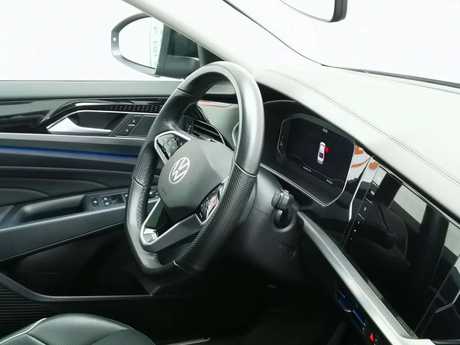 Volkswagen Passat PHEV 2023 г. 29513 км. — фото 7