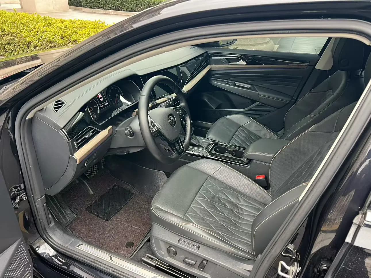 Volkswagen Passat PHEV 2021 г. 113314 км. — фото 4
