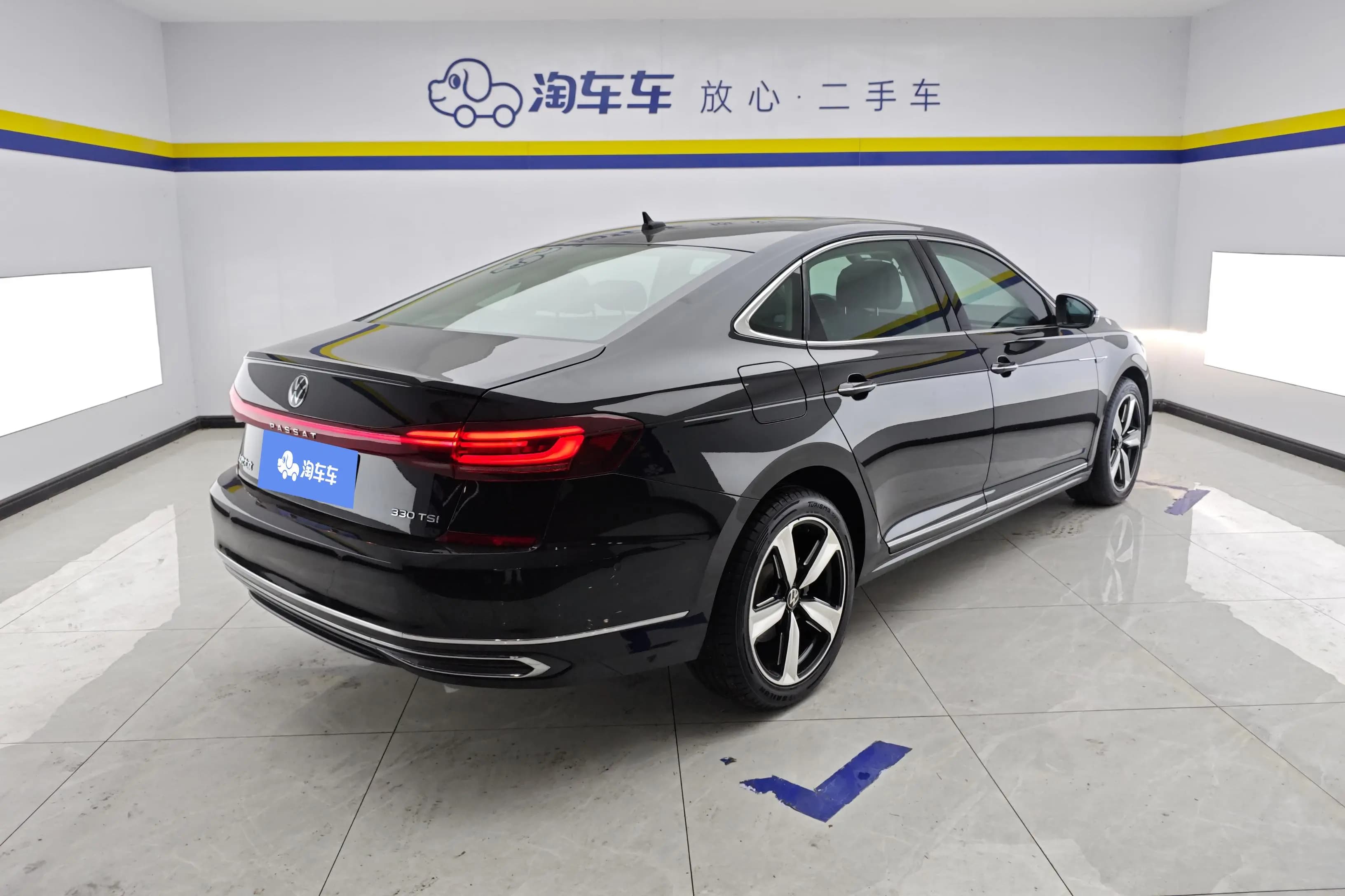 Volkswagen Passat 2022 г. 52515 км. — фото 2