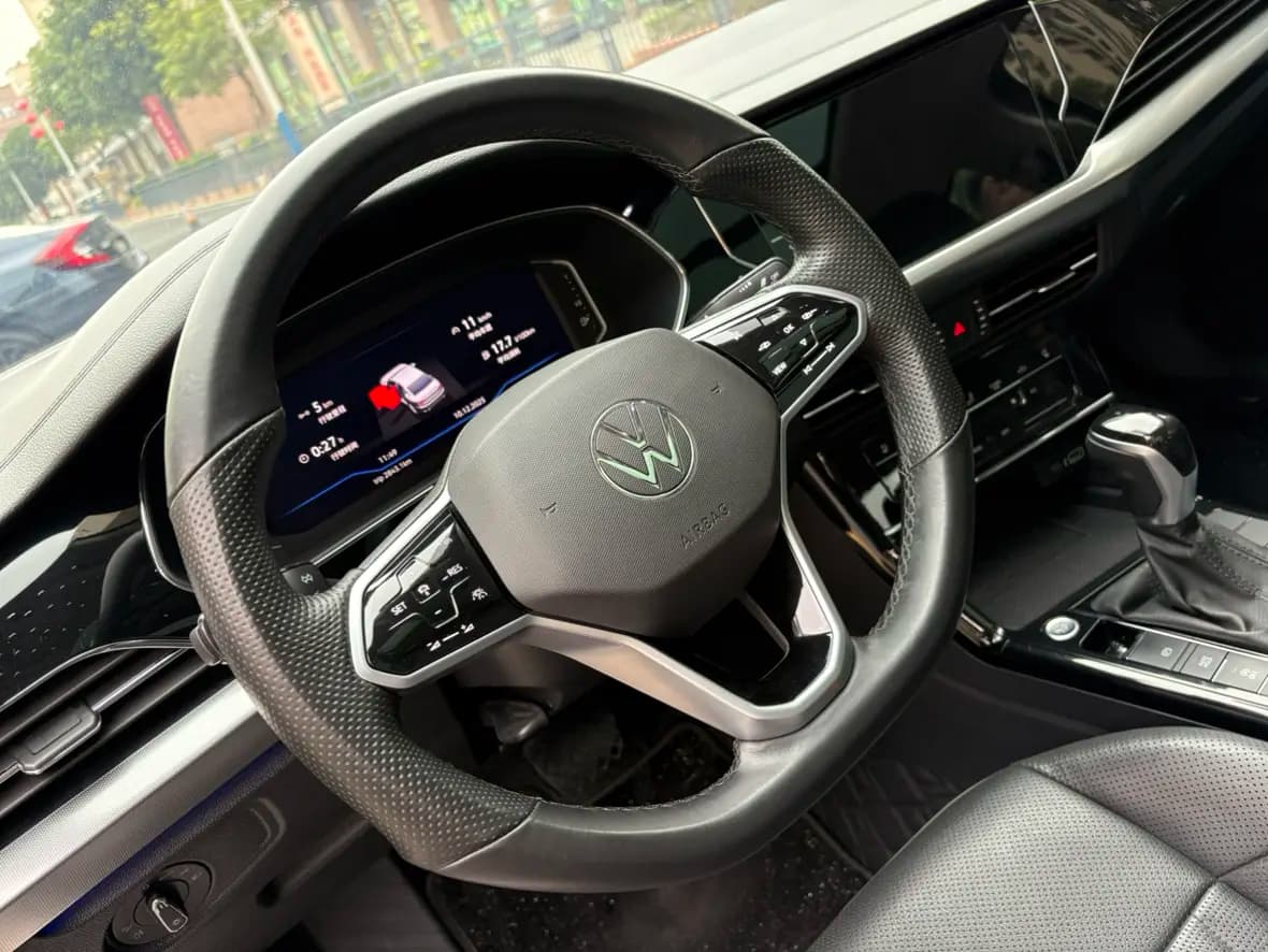Volkswagen Passat 2022 г. 51016 км. — фото 6