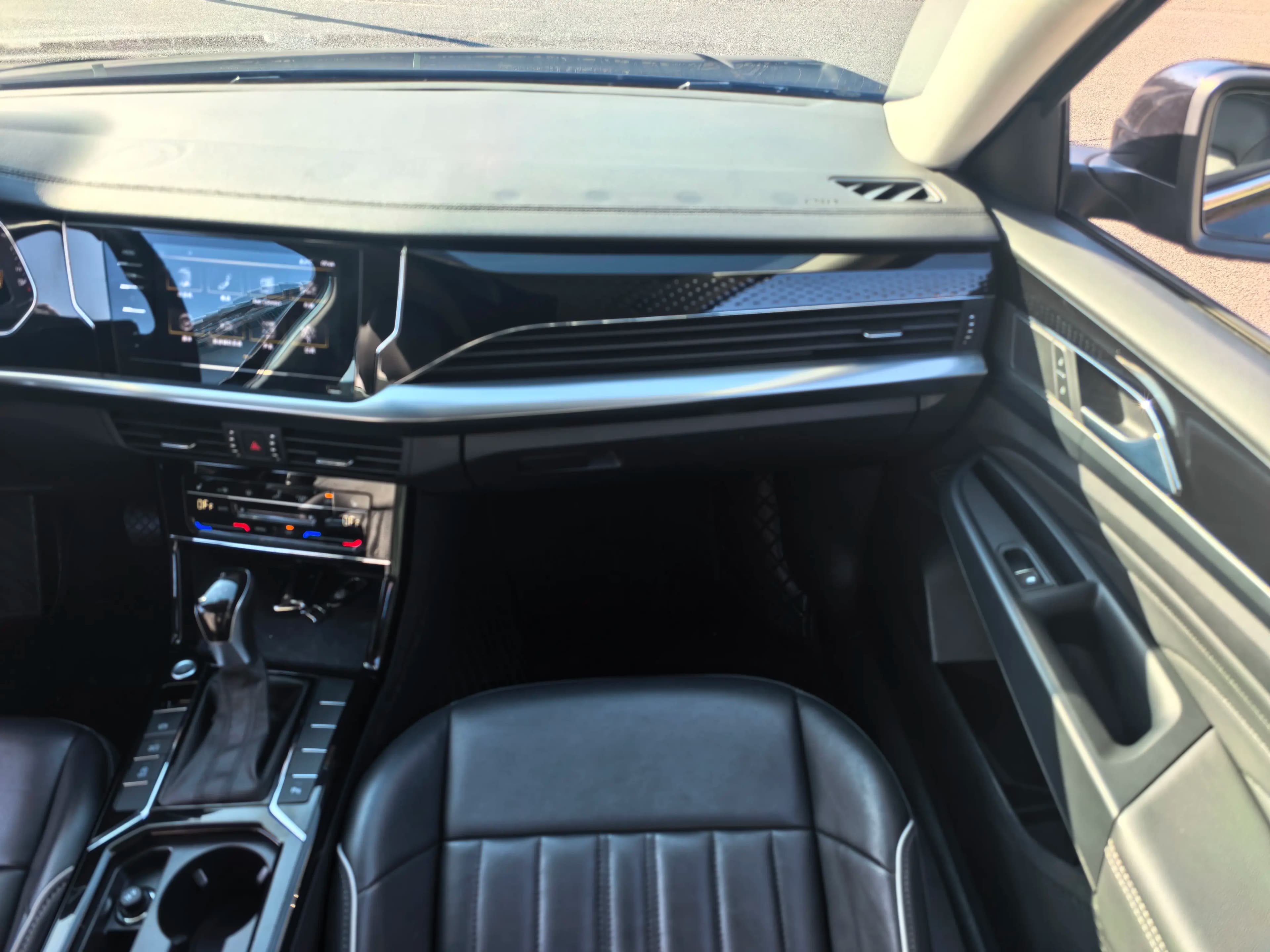 Volkswagen Passat 2023 г. 34118 км. — фото 11
