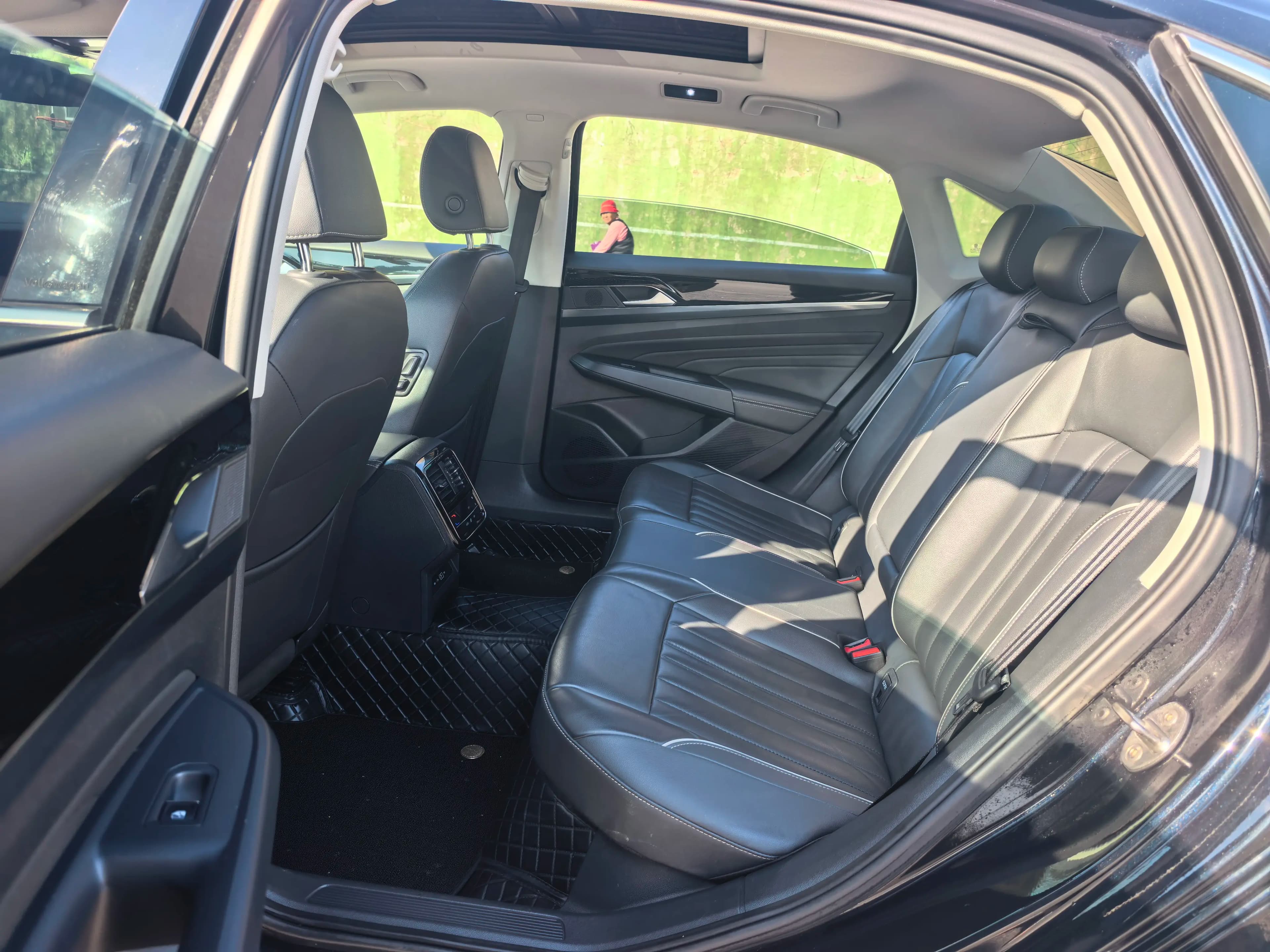 Volkswagen Passat 2023 г. 34118 км. — фото 16