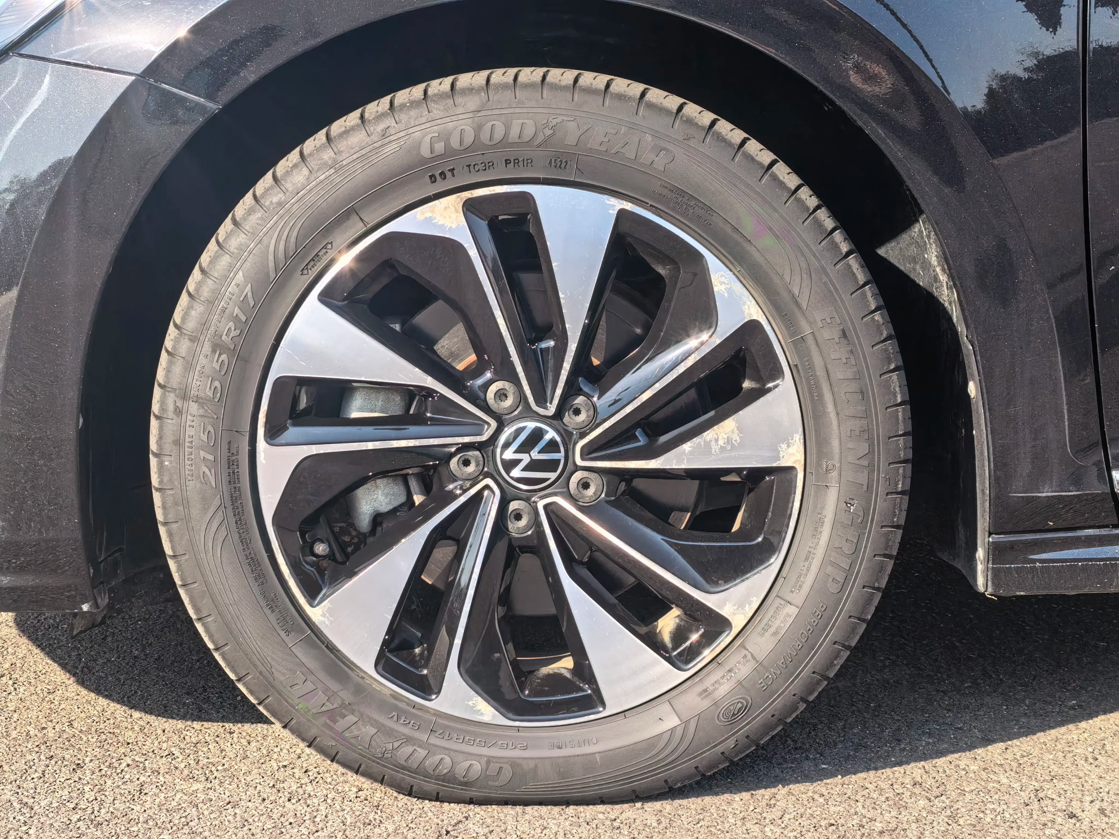 Volkswagen Passat 2023 г. 34118 км. — фото 9