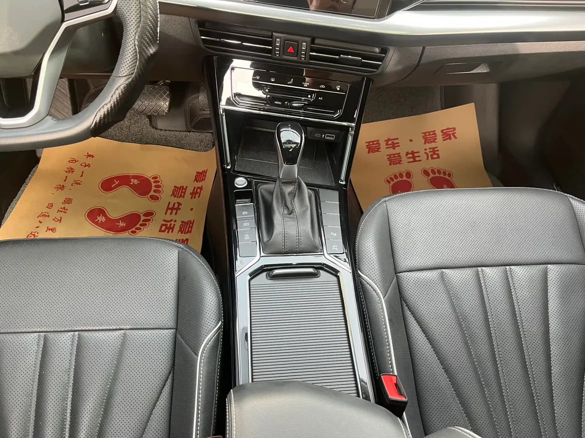 Volkswagen Passat 2024 г. 38020 км. — фото 11