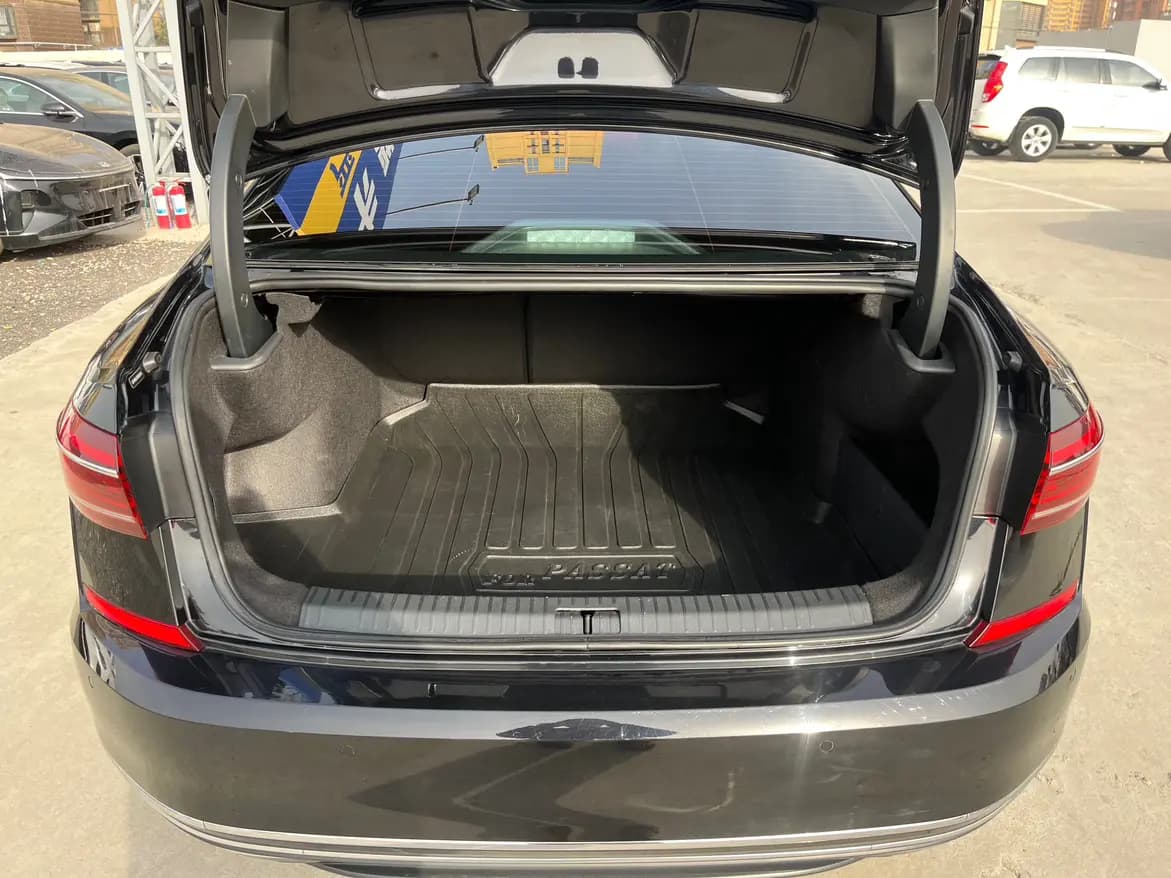 Volkswagen Passat 2024 г. 38020 км. — фото 14