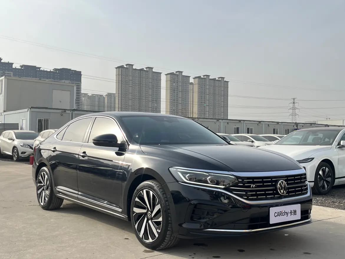 Volkswagen Passat 2024 г. 38020 км. — фото 3