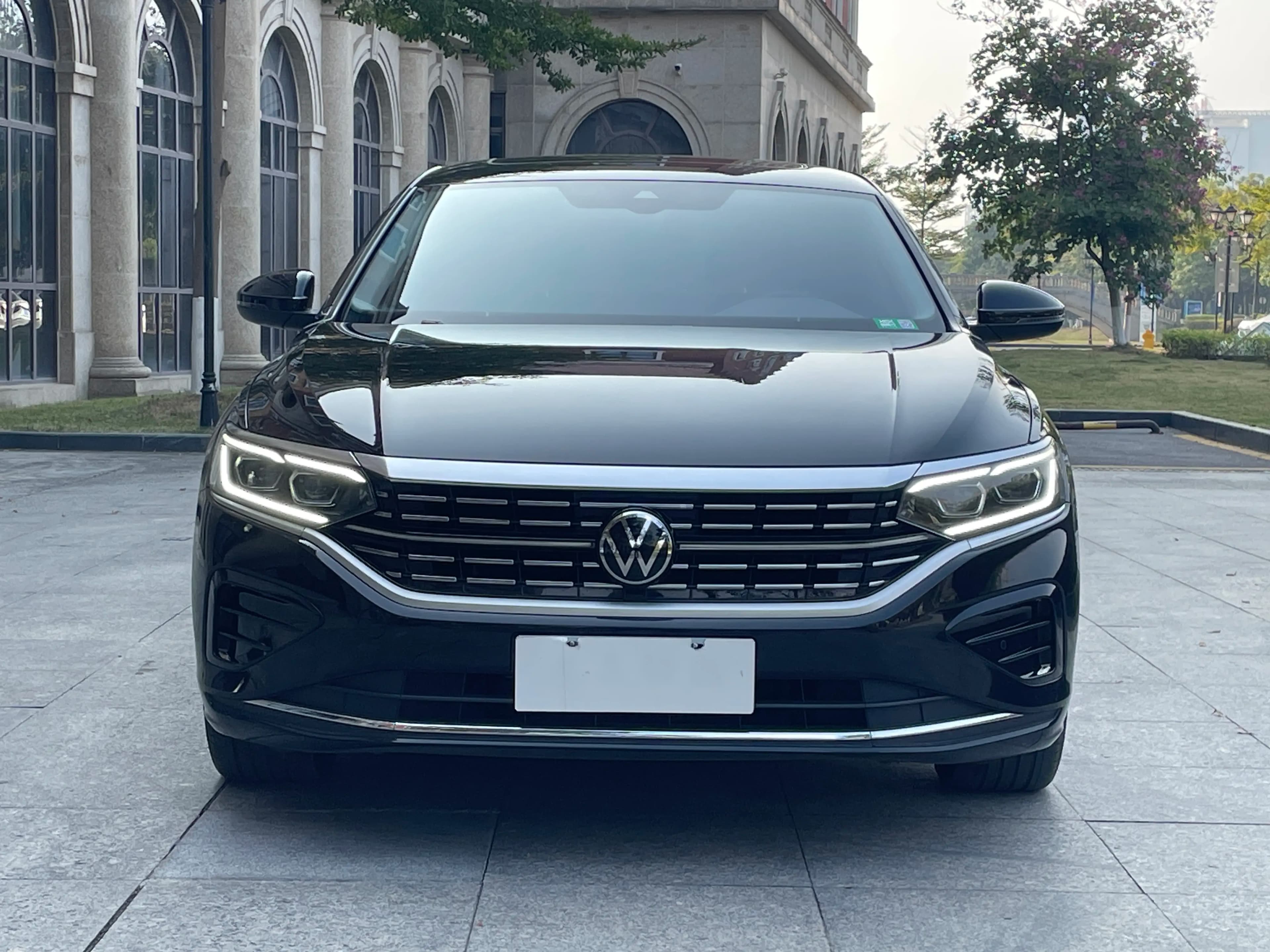 Volkswagen Passat 2022 г. 53022 км. — фото 2