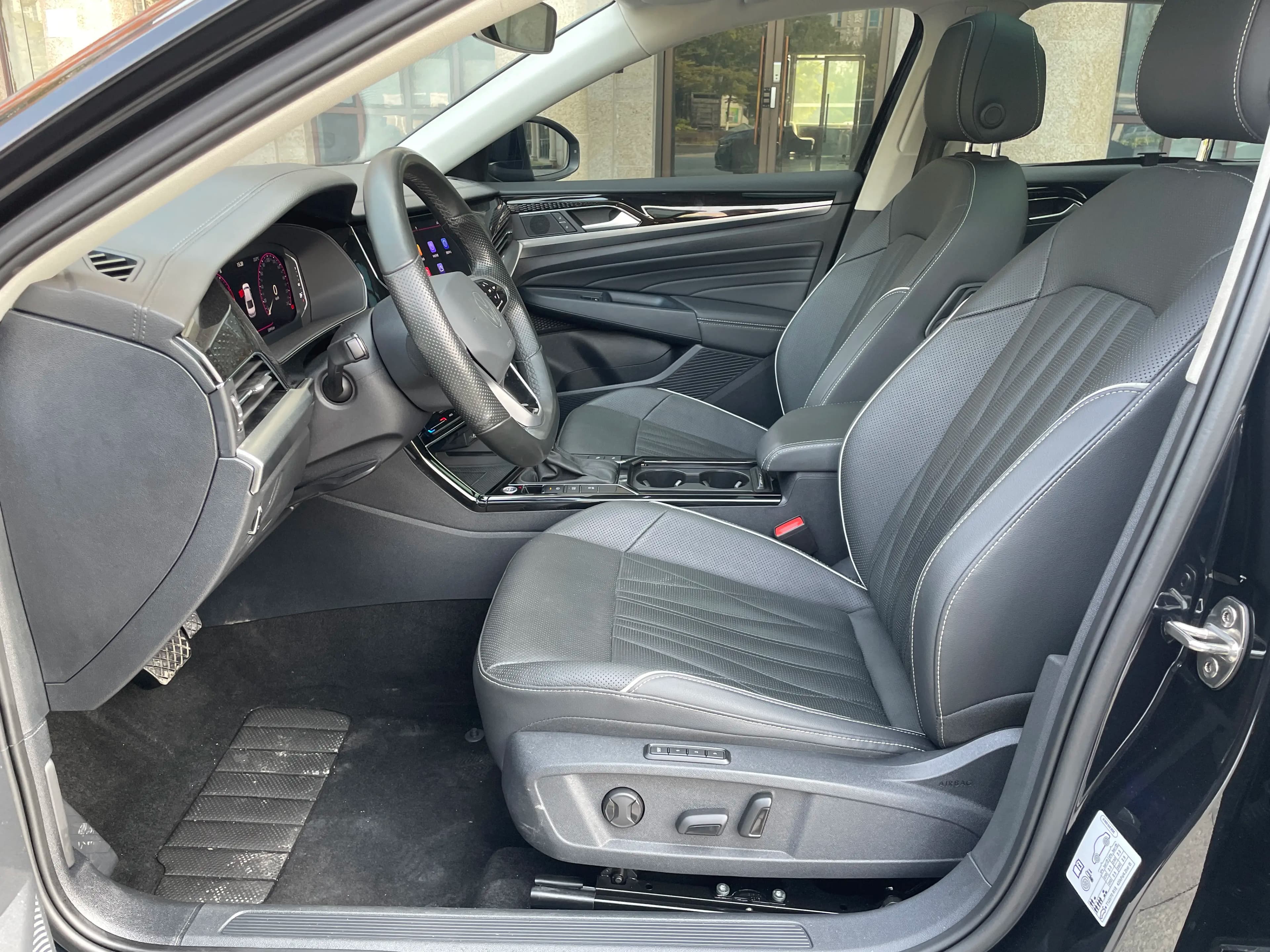 Volkswagen Passat 2022 г. 53022 км. — фото 8
