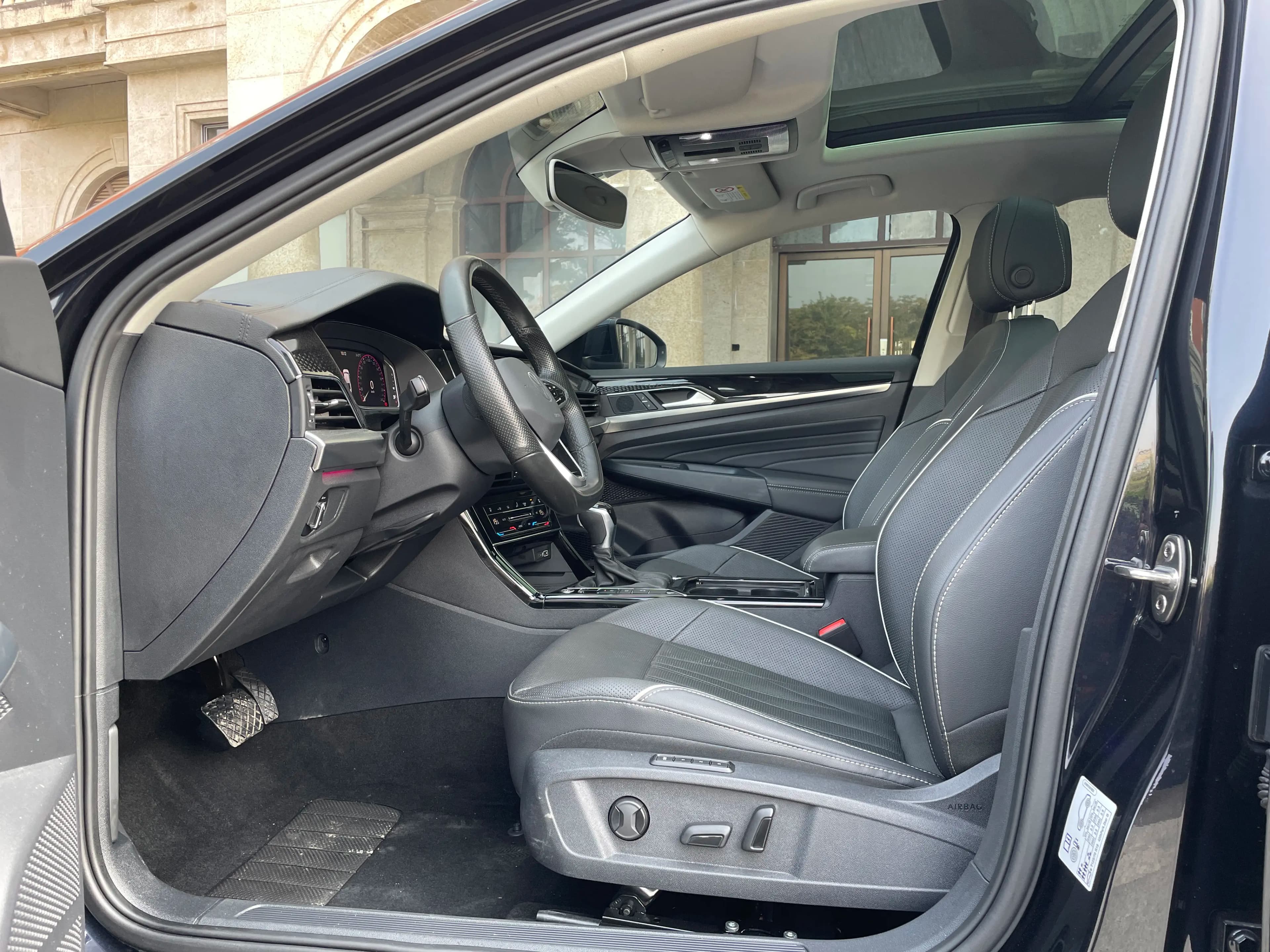 Volkswagen Passat 2022 г. 53022 км. — фото 10
