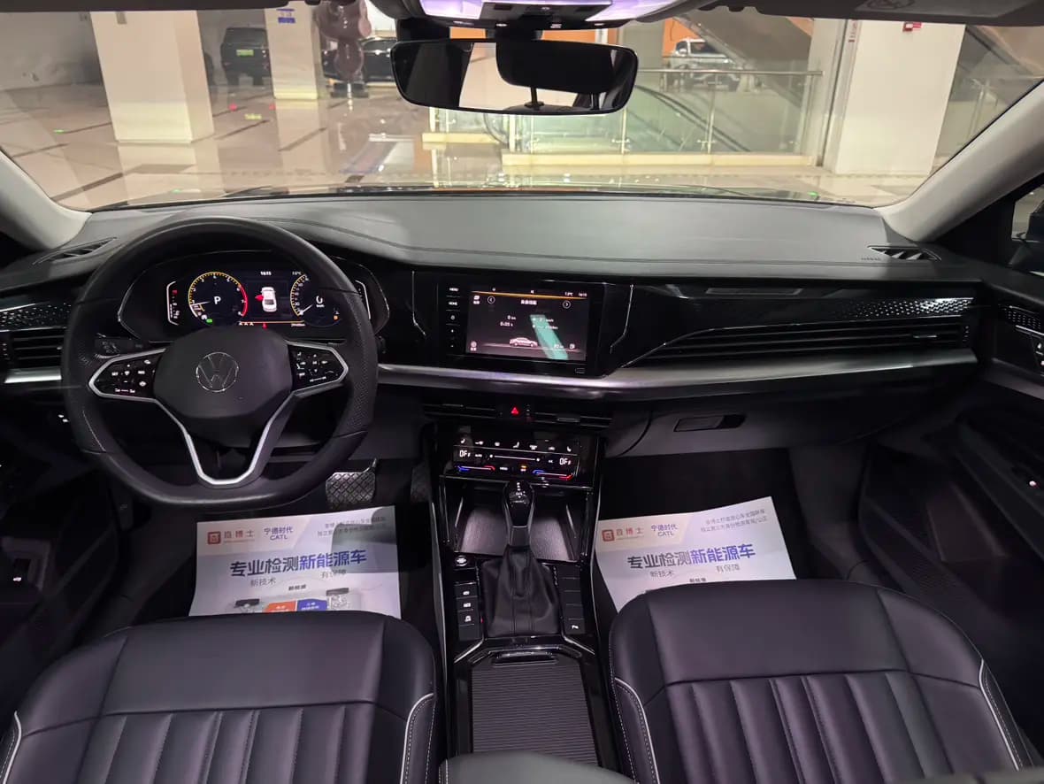 Volkswagen Passat 2023 г. 29023 км. — фото 10