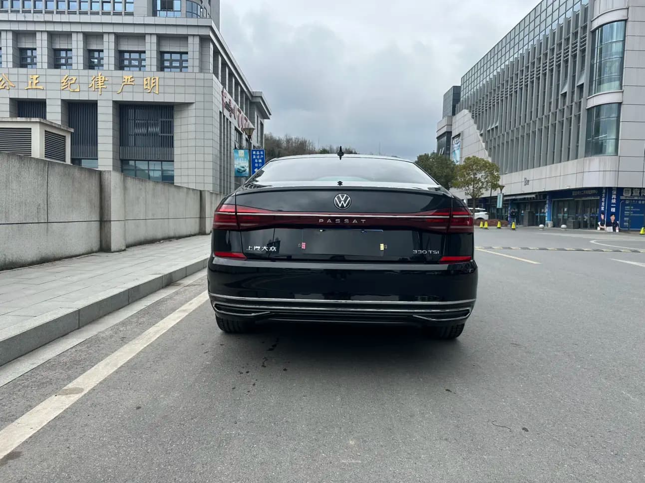 Volkswagen Passat 2024 г. 27024 км. — фото 3