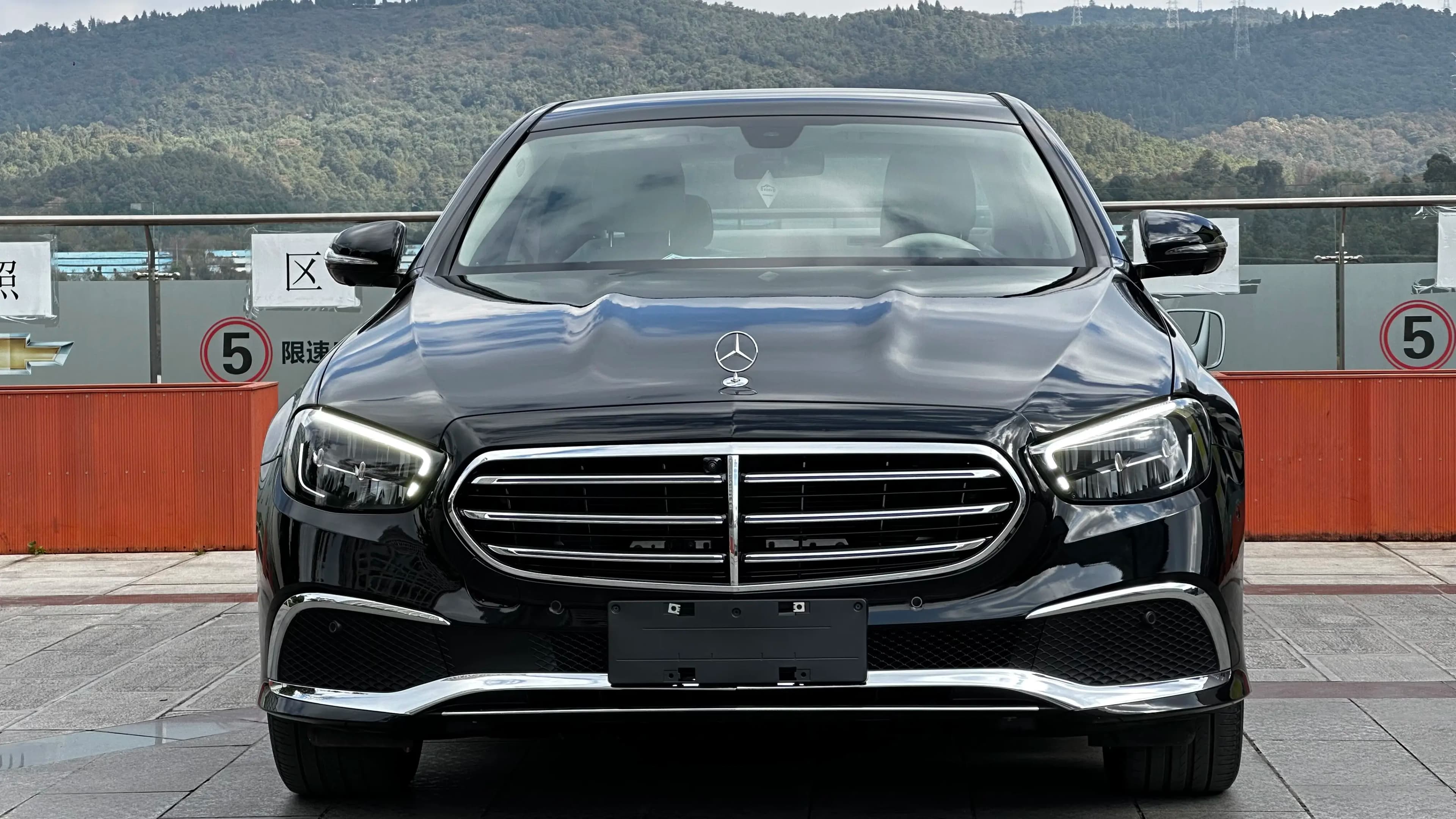 Mercedes-Benz E-Class 2021 г. 55073 км. — фото 2