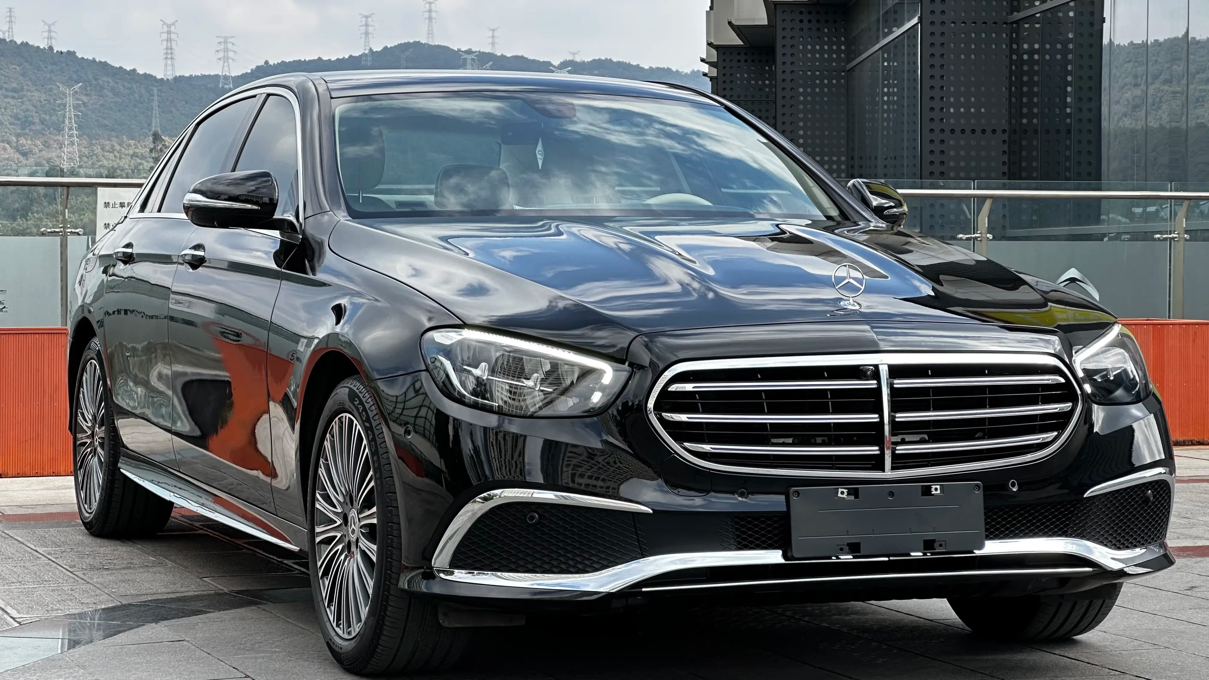 Mercedes-Benz E-Class 2021 г. 55073 км. — фото 3