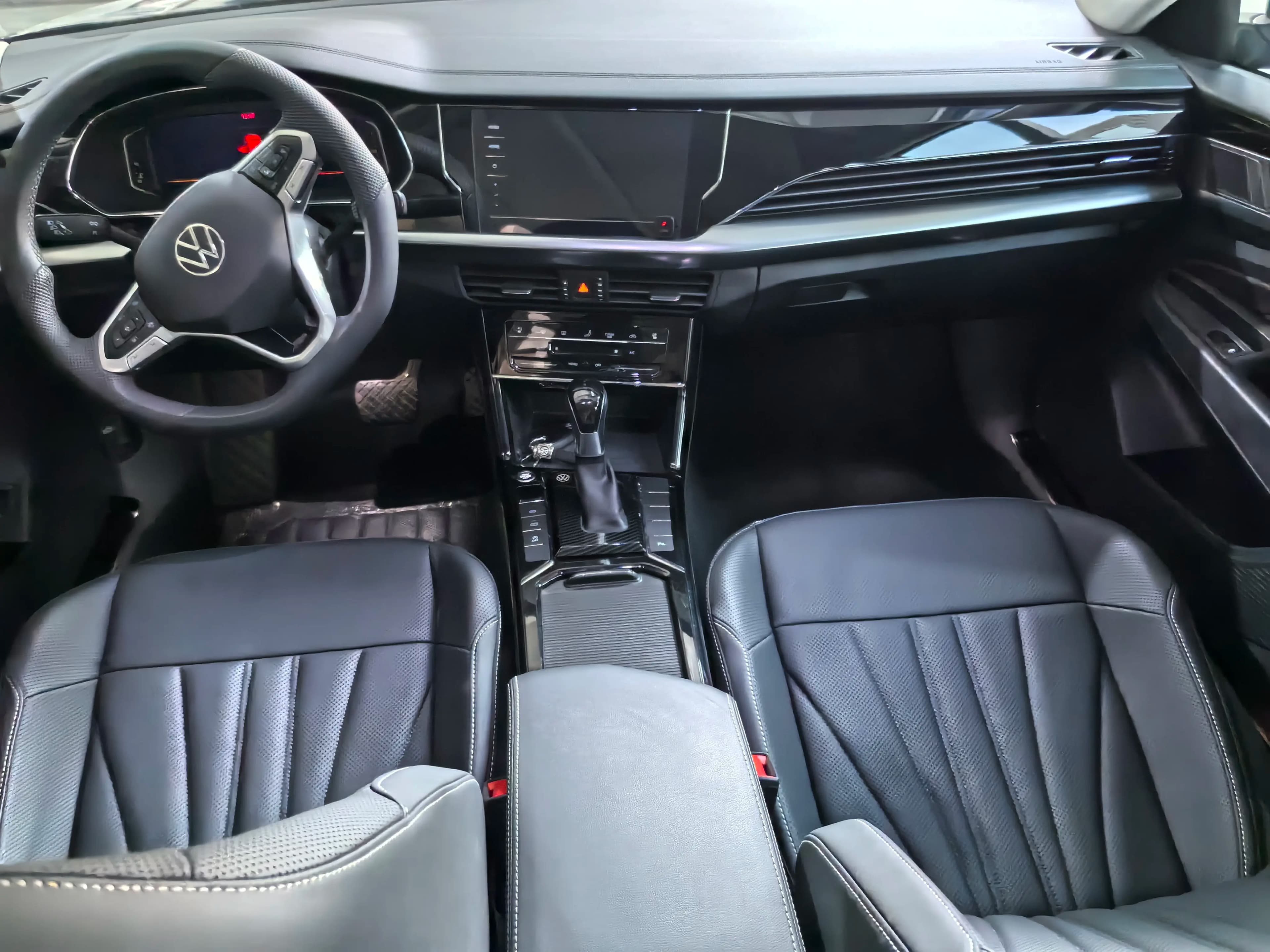 Volkswagen Passat 2024 г. 6025 км. — фото 8