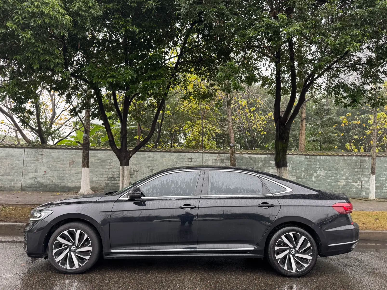 Volkswagen Passat 2023 г. 77026 км. — фото 3