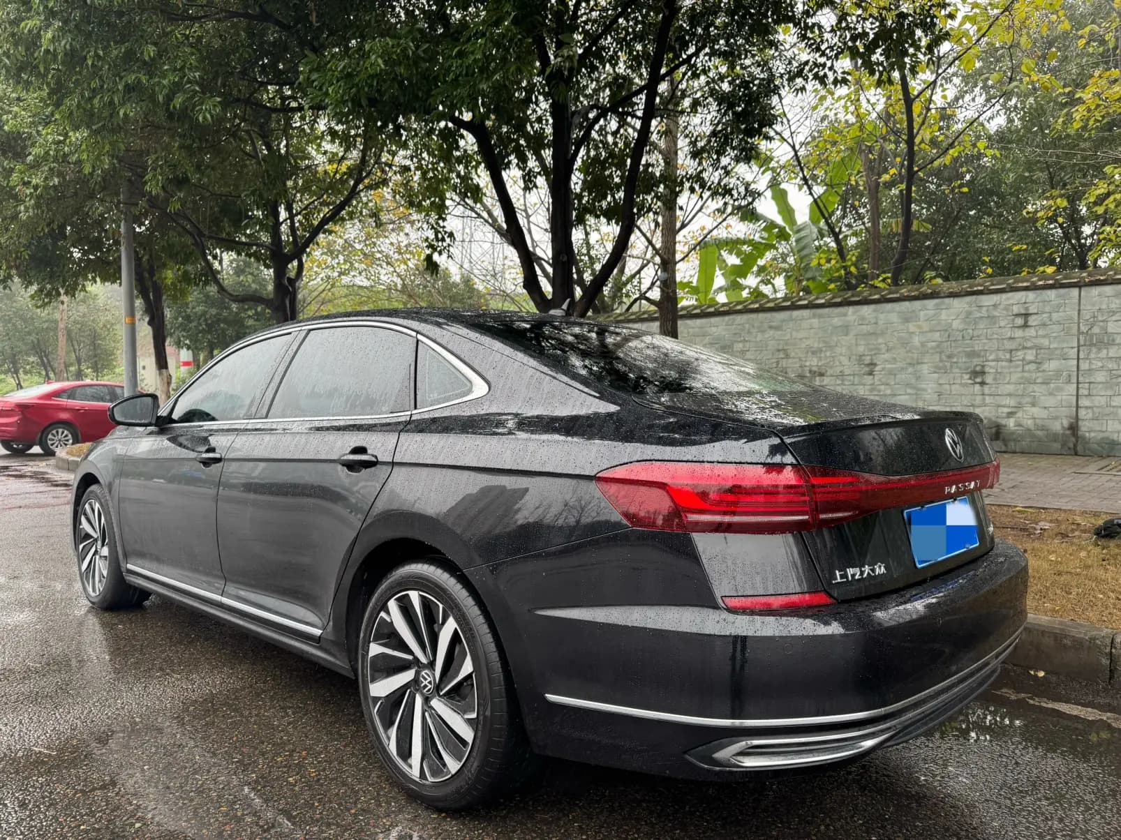 Volkswagen Passat 2023 г. 77026 км. — фото 4