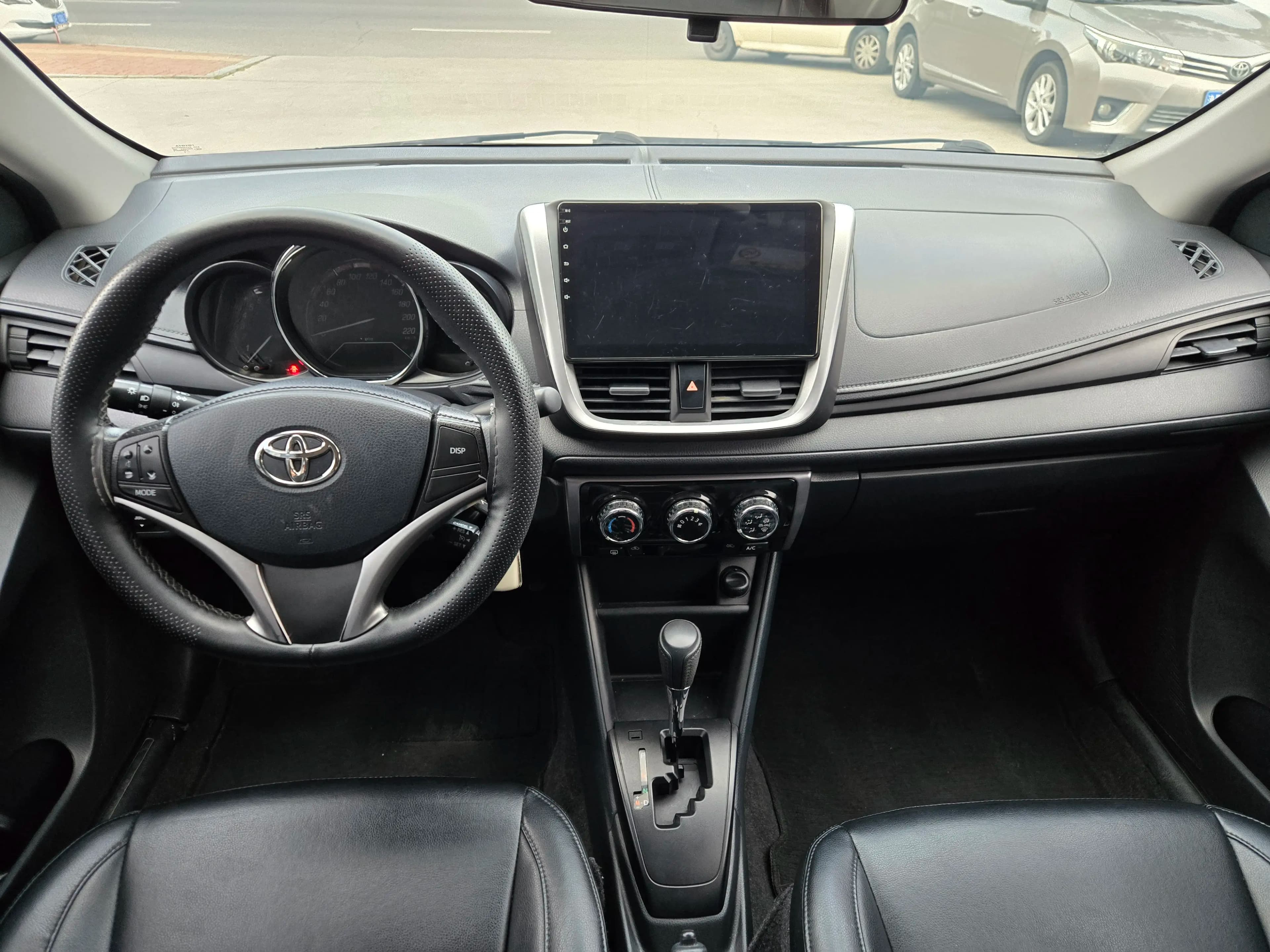 Toyota Yaris L 2022 г. 59137 км. — фото 7