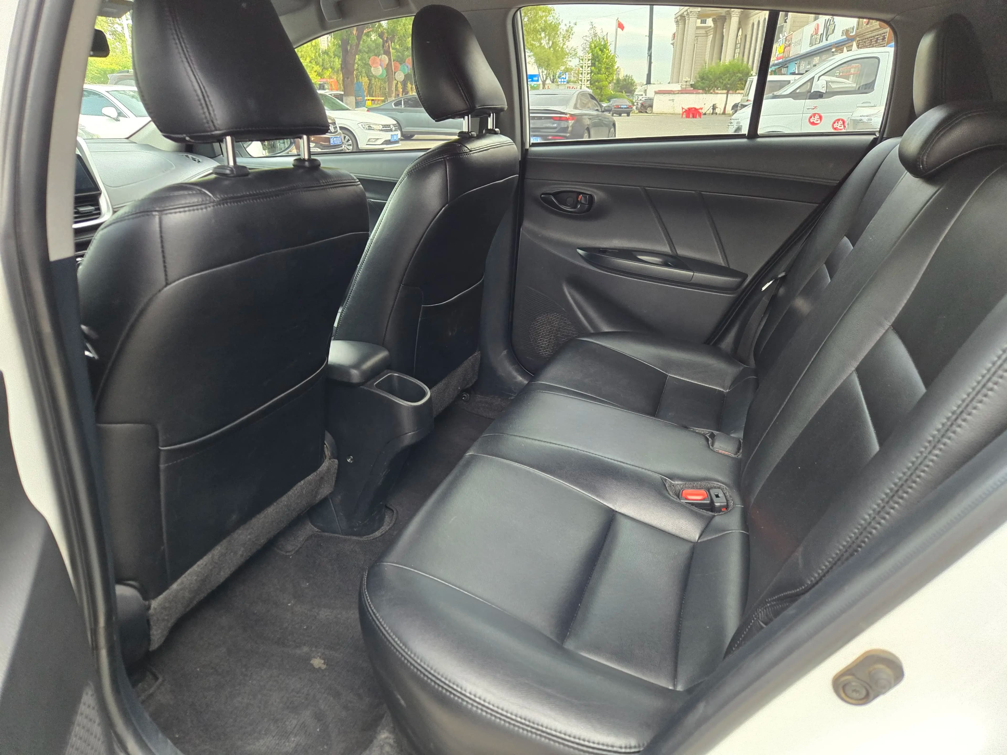 Toyota Yaris L 2022 г. 59137 км. — фото 9