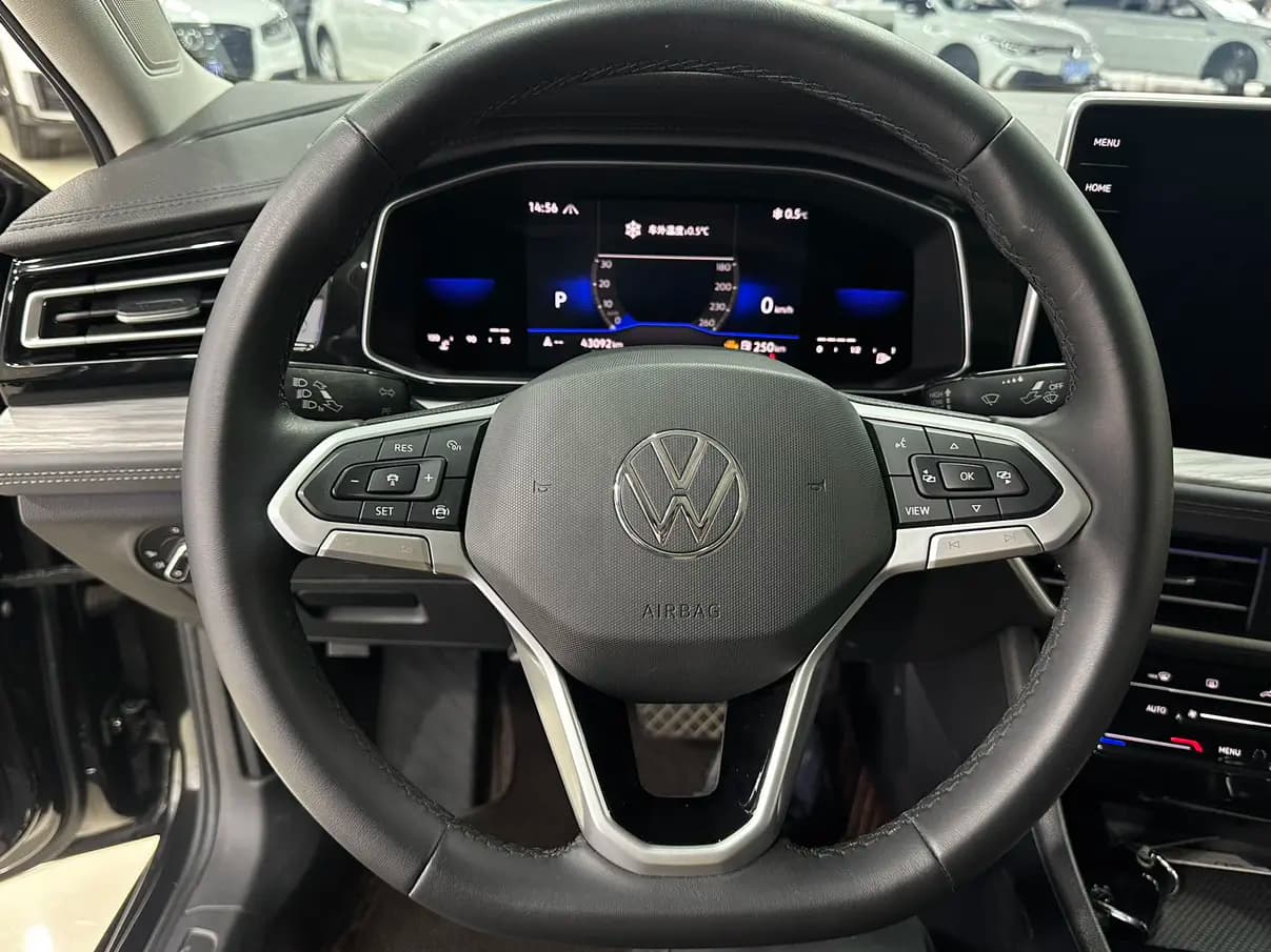 Volkswagen Sagitar 2022 г. 43136 км. — фото 11