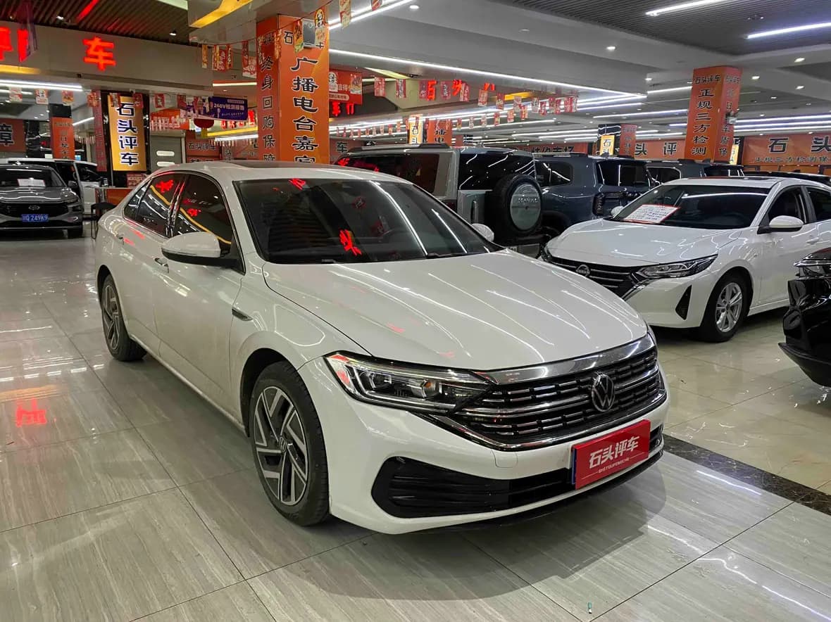 Volkswagen Sagitar 2023 г. 67141 км. — фото 3